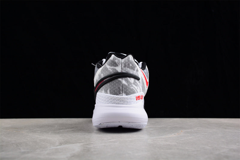 NikeMens Kyrie 8 - White University
