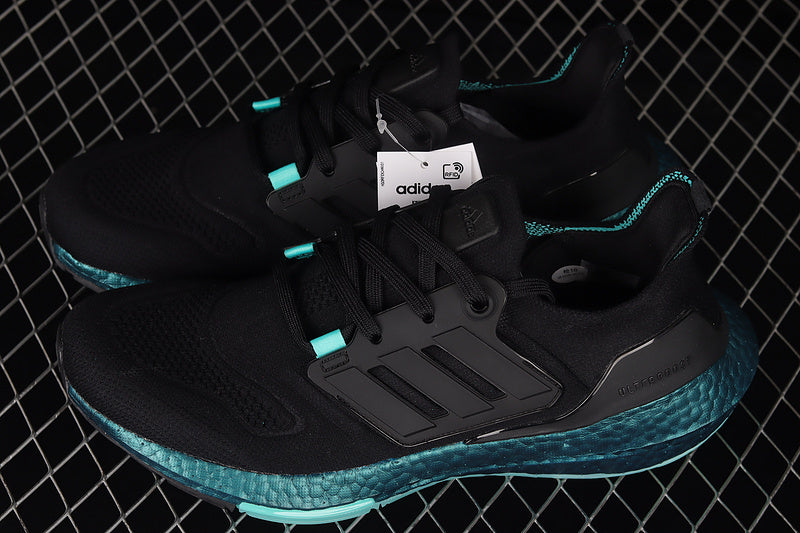 adidasMens Ultraboost 22 - Black Mint