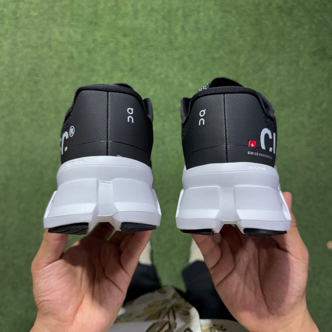 OnRunning Cloudmonster 2 - Black Frost