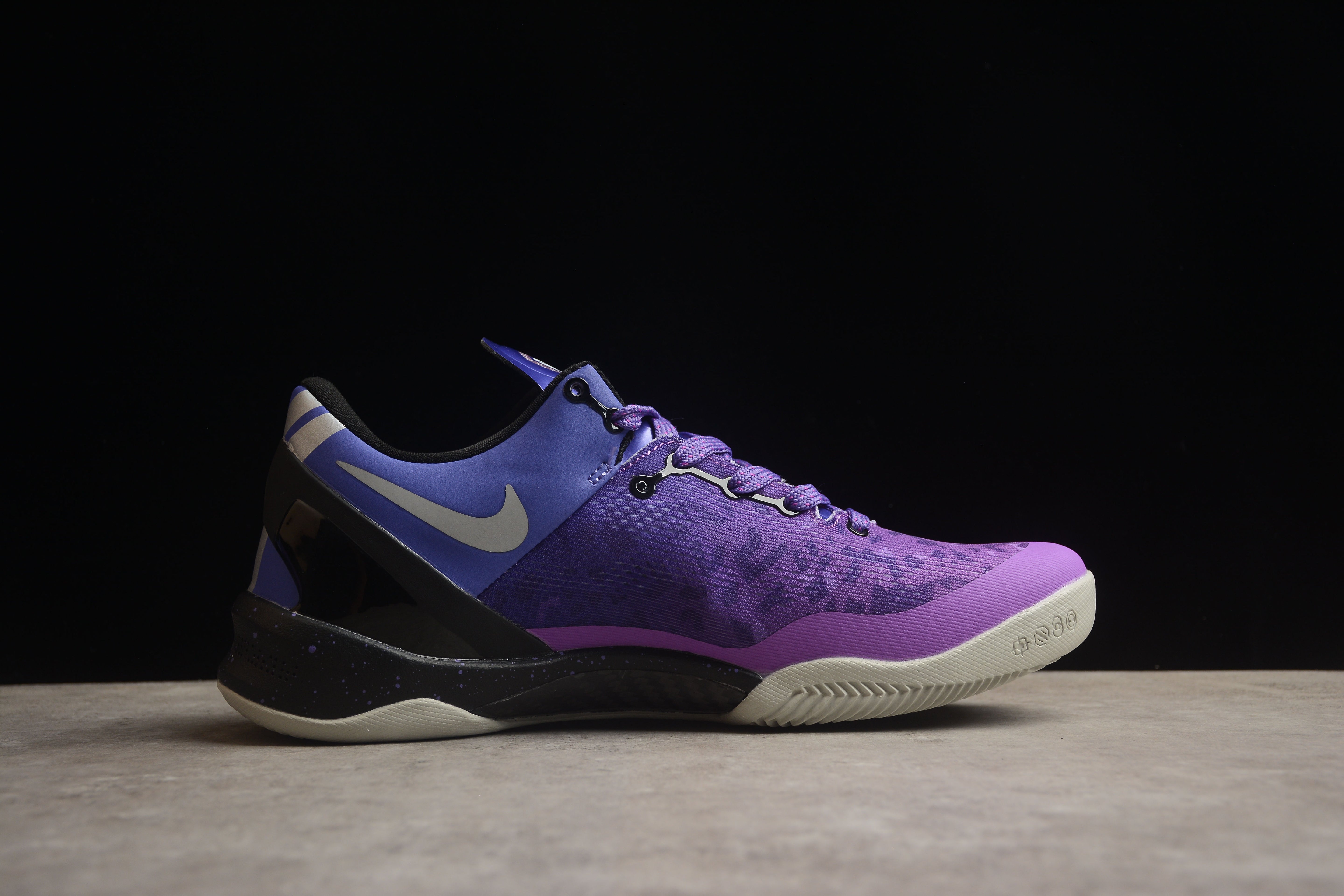 NikeMens Kobe 8 - System Playoff