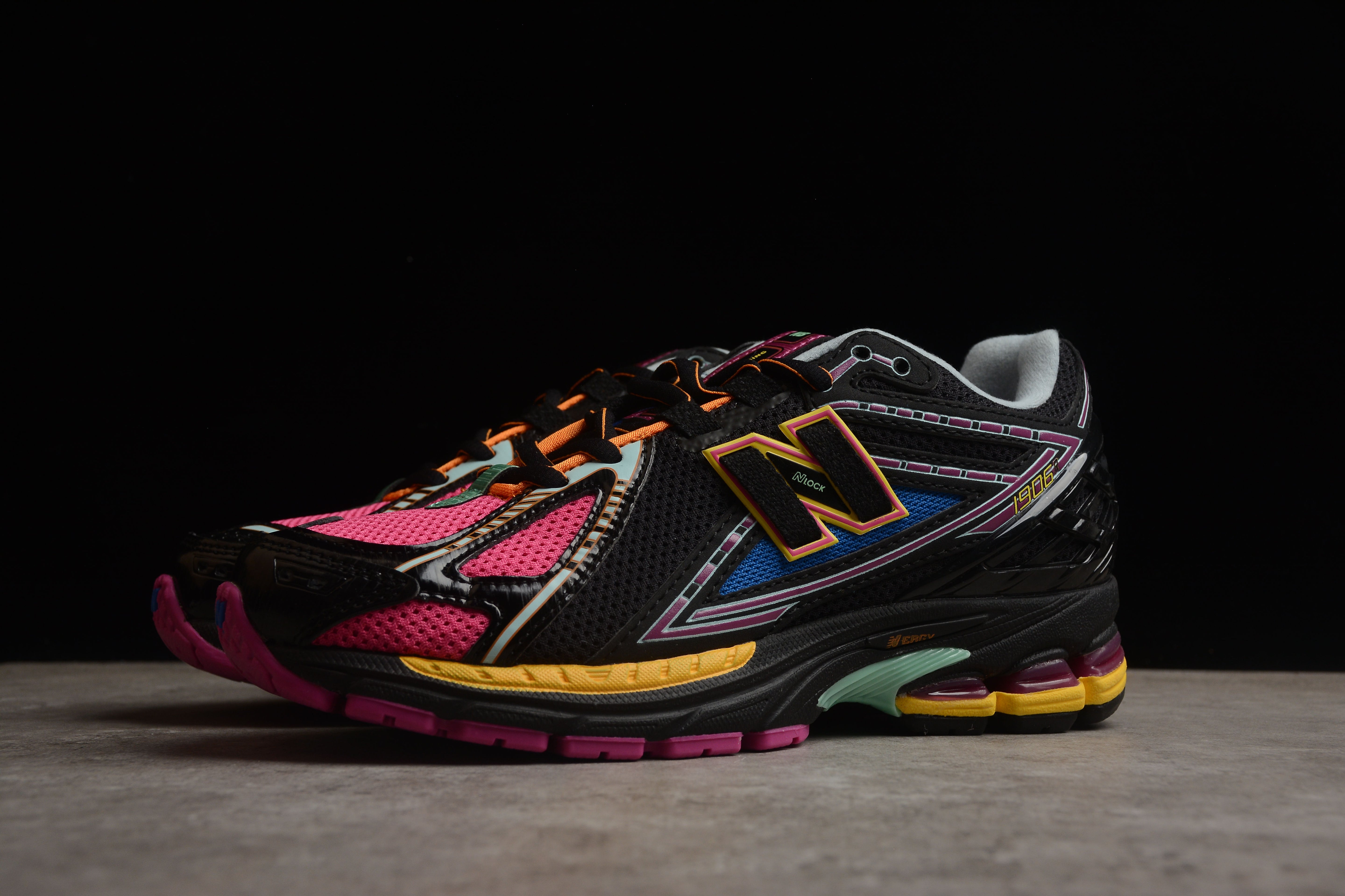 New Balance 1906R - Neon Nights