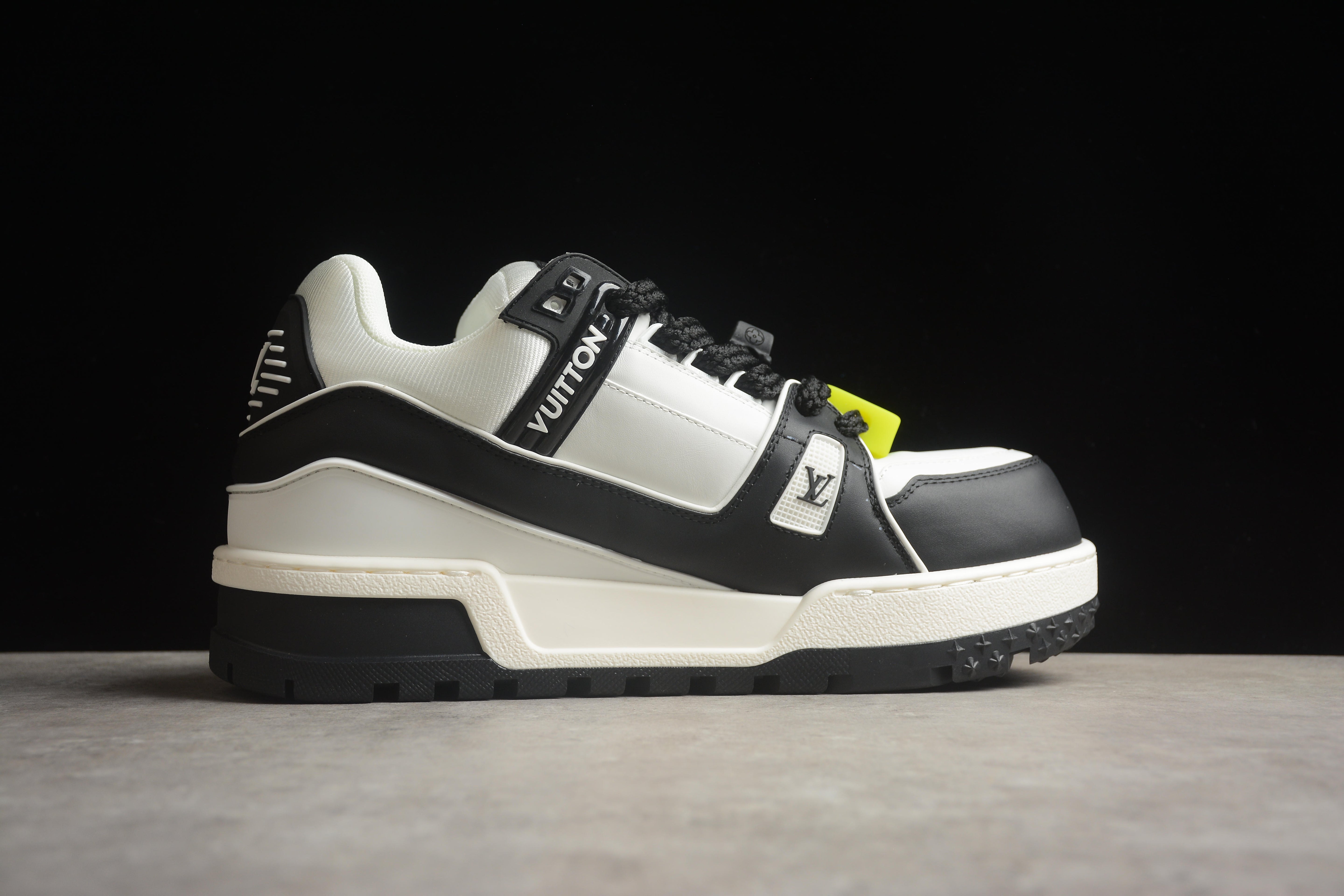 LouisVuitton Trainer Maxi - Black