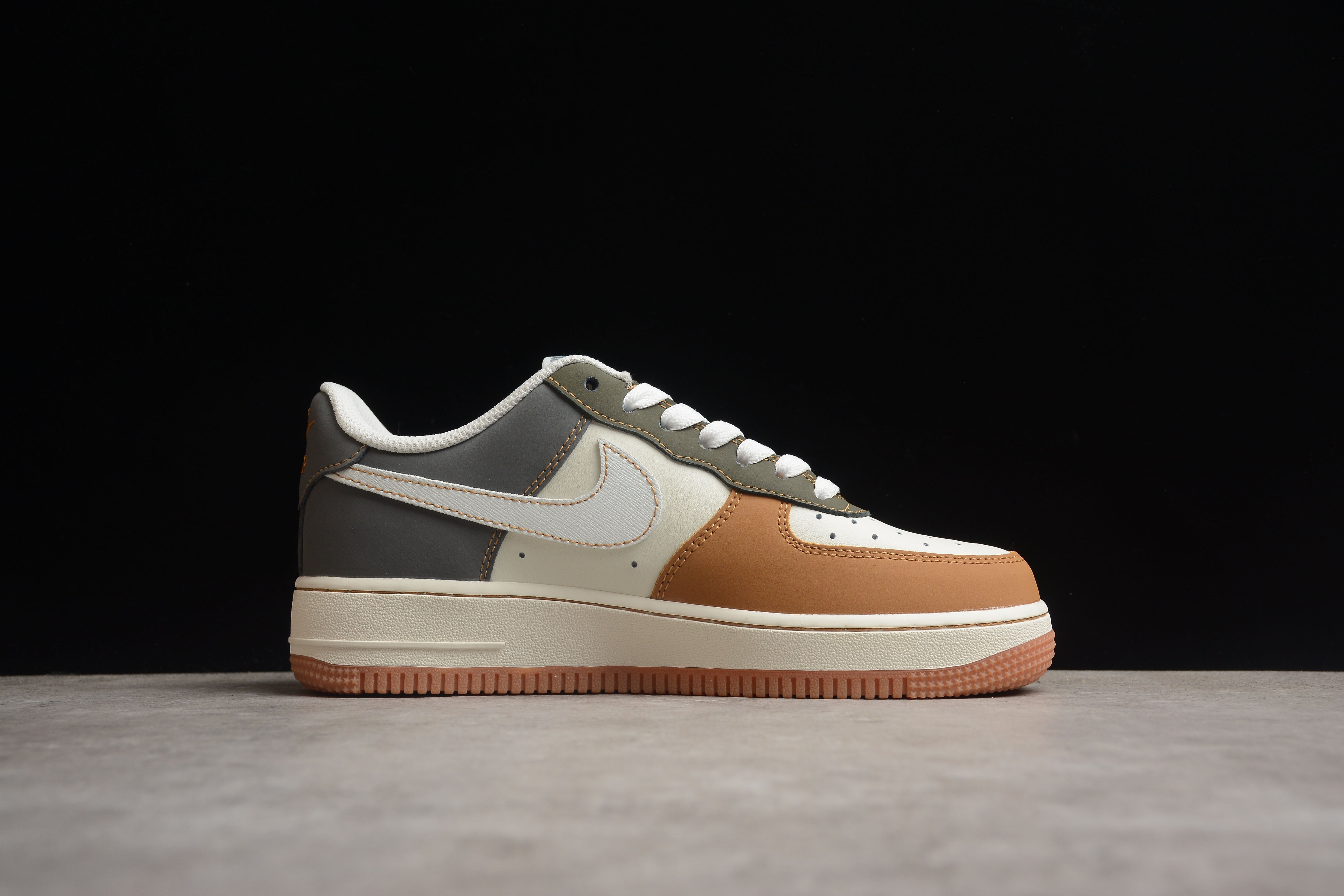 NikeUnisex Air Force 1 AF1 - Olive Beige