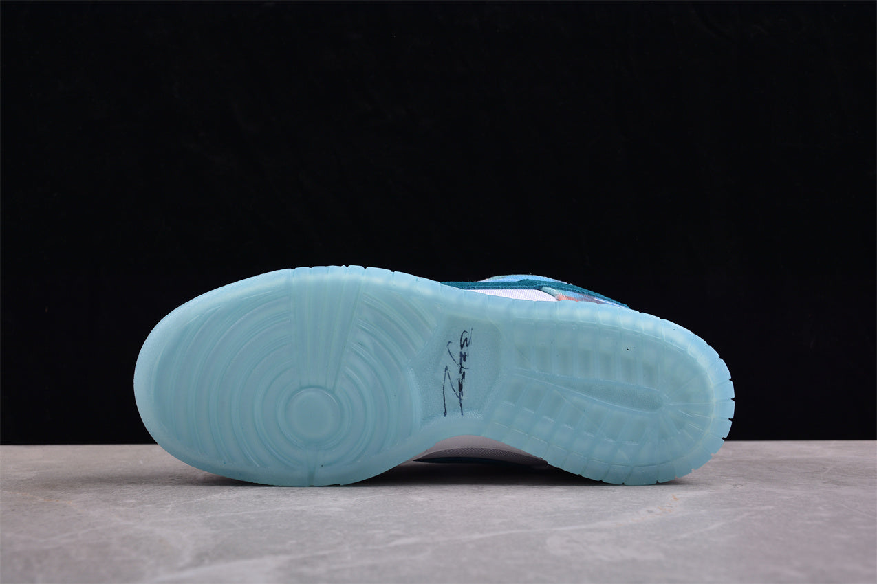Futura Laboratories x NikeUnisex Dunk Low - Bleached Aqua