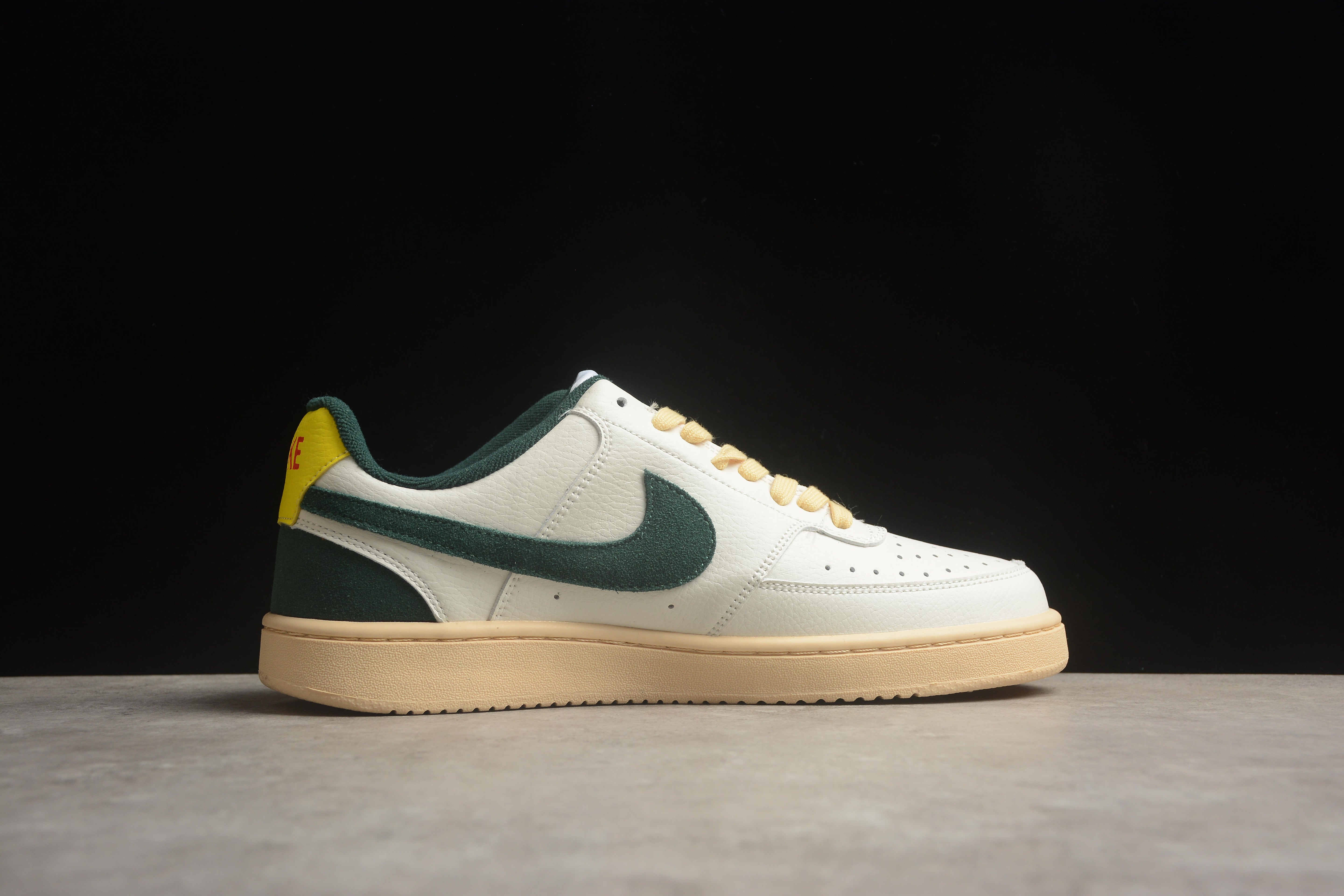 NikeUnisex Court Vision Low - White/Green