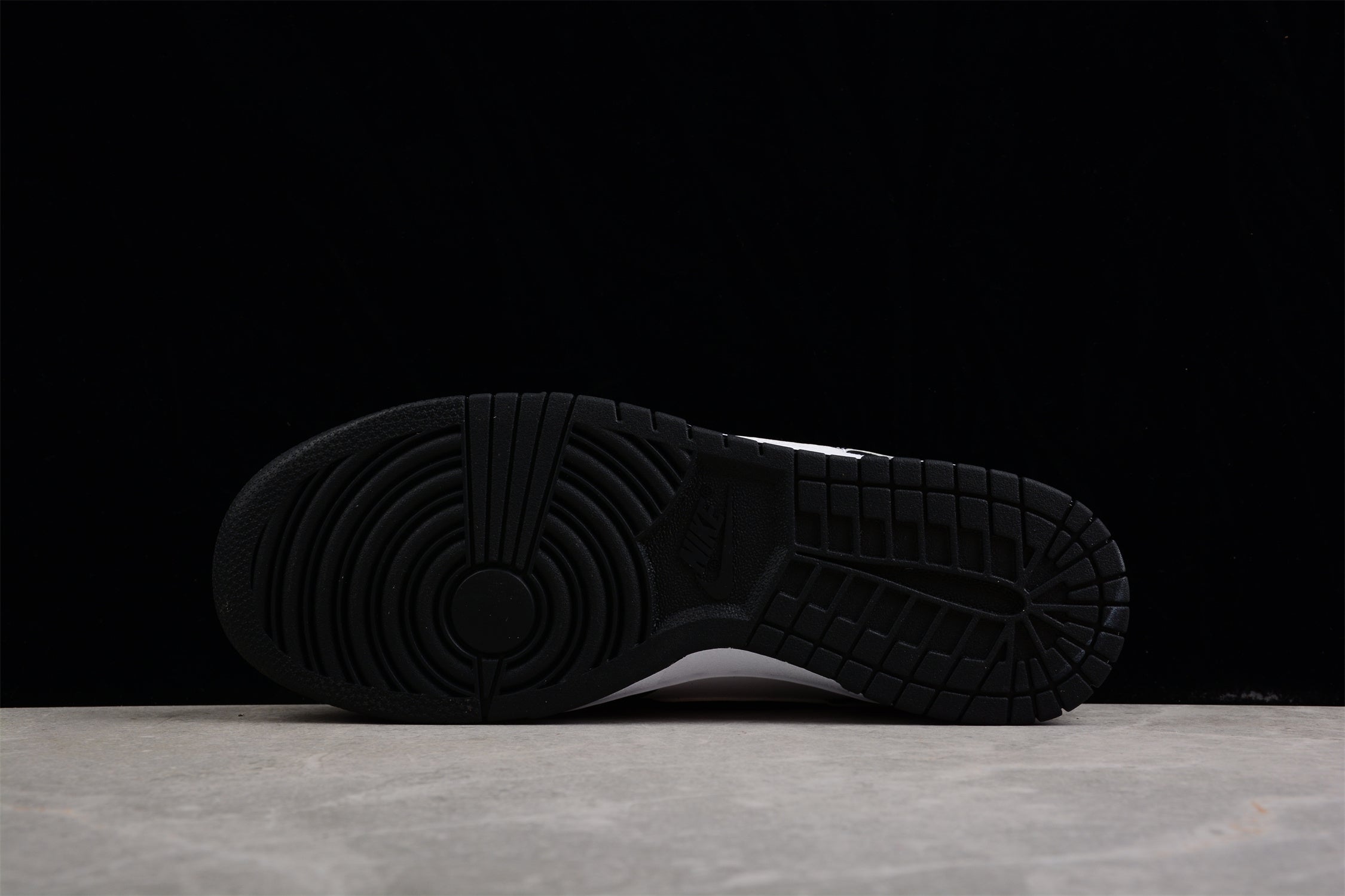 NikeMens Dunk Low - Would Champ