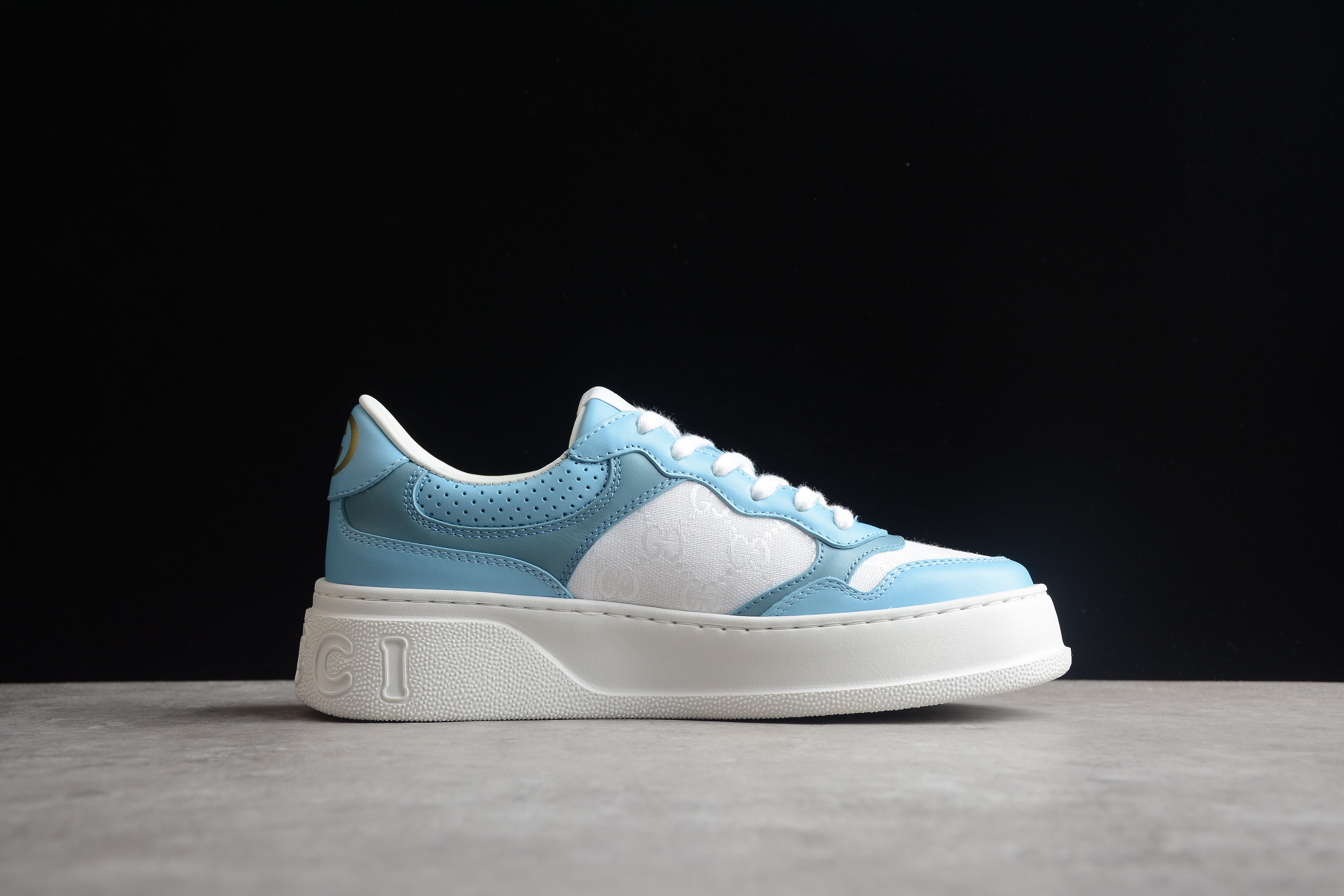 GucciUnisex Embossed Platform - Blue