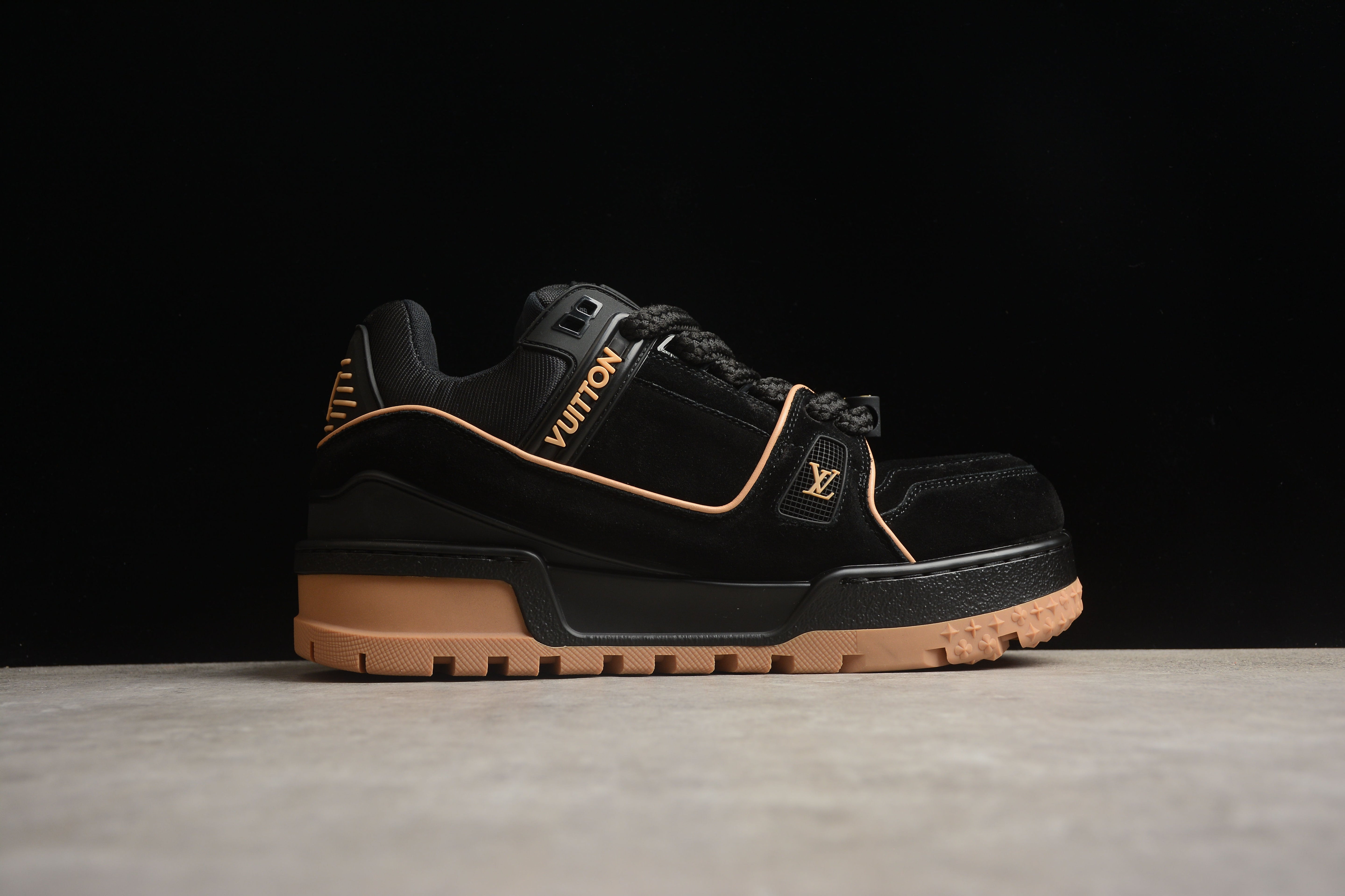 LouisVuitton Trainer Maxi - Black