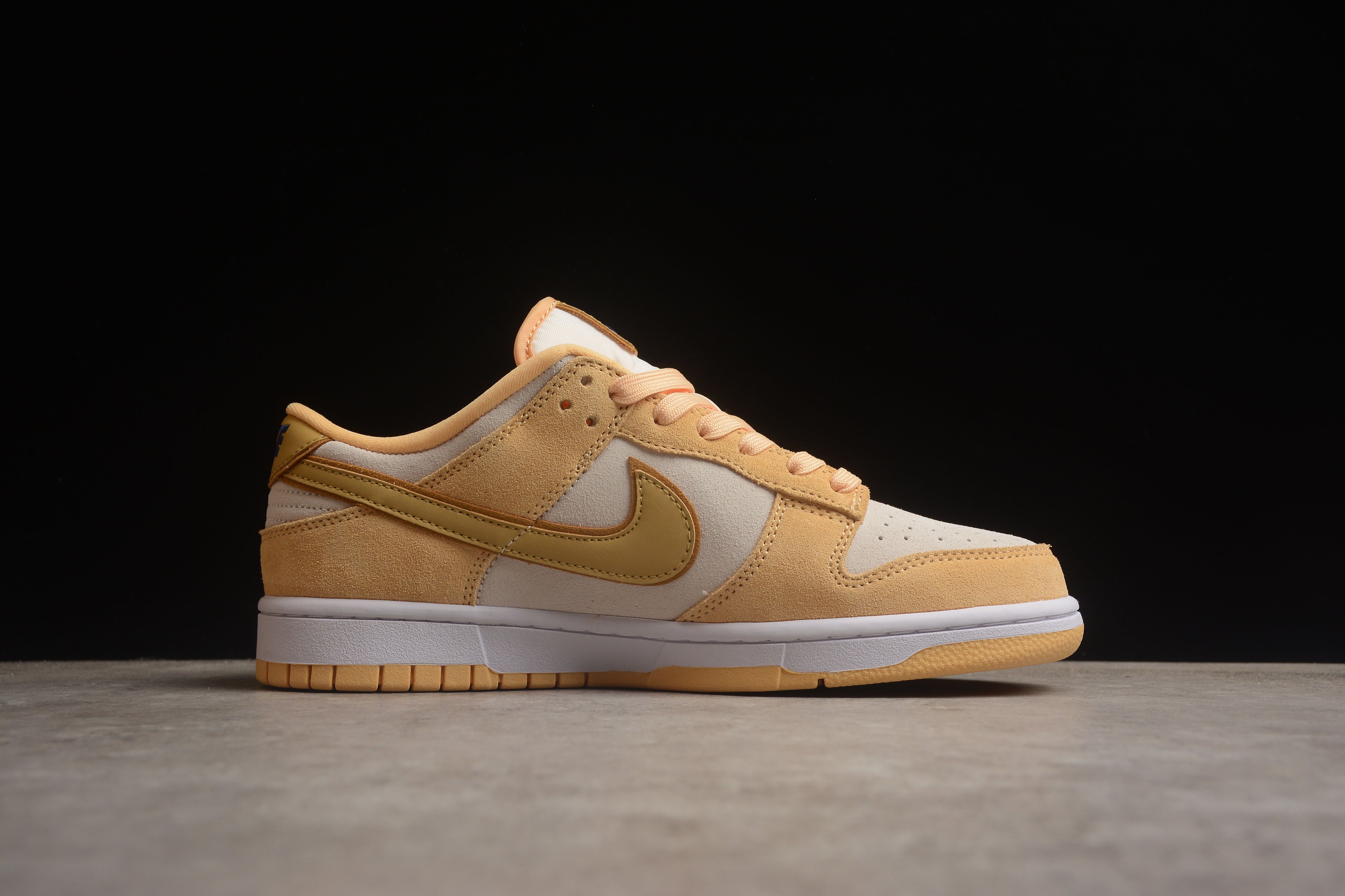 NikeMens Sb Dunk Low - Celestial Gold