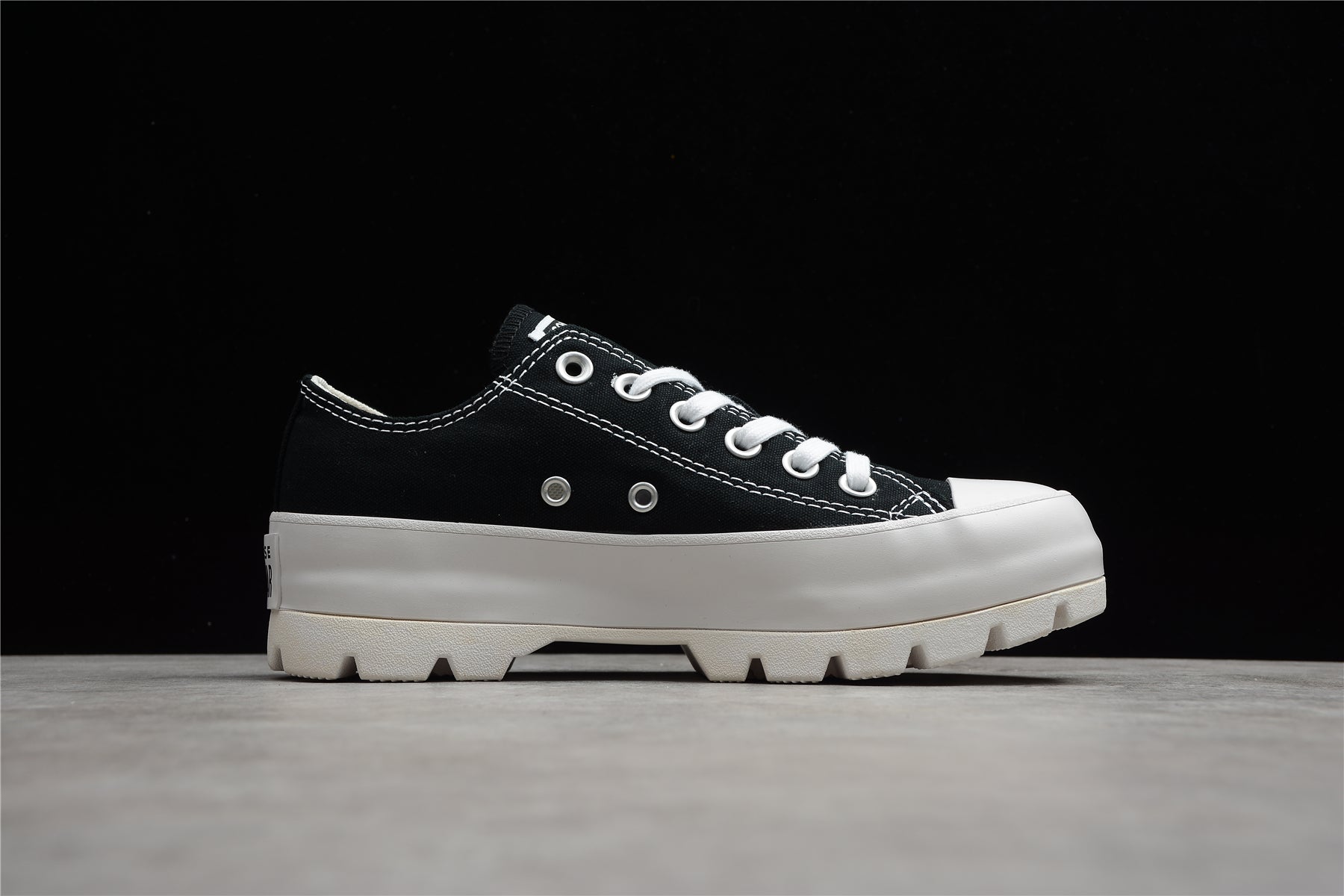 WMNS Converse Taylor All Star Lugged Chuck Low - Black