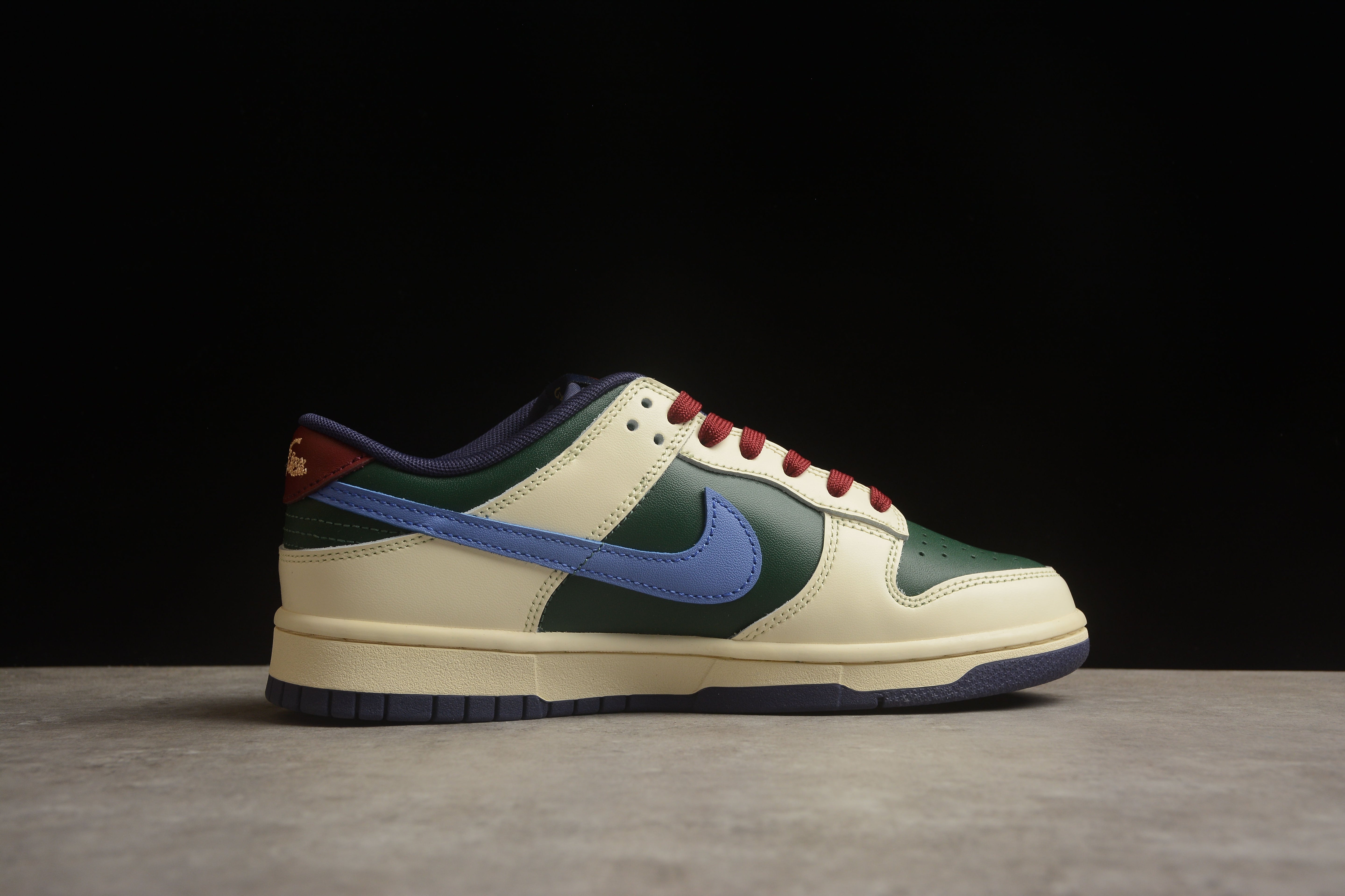 NikeSB Dunk Low - Nike to you