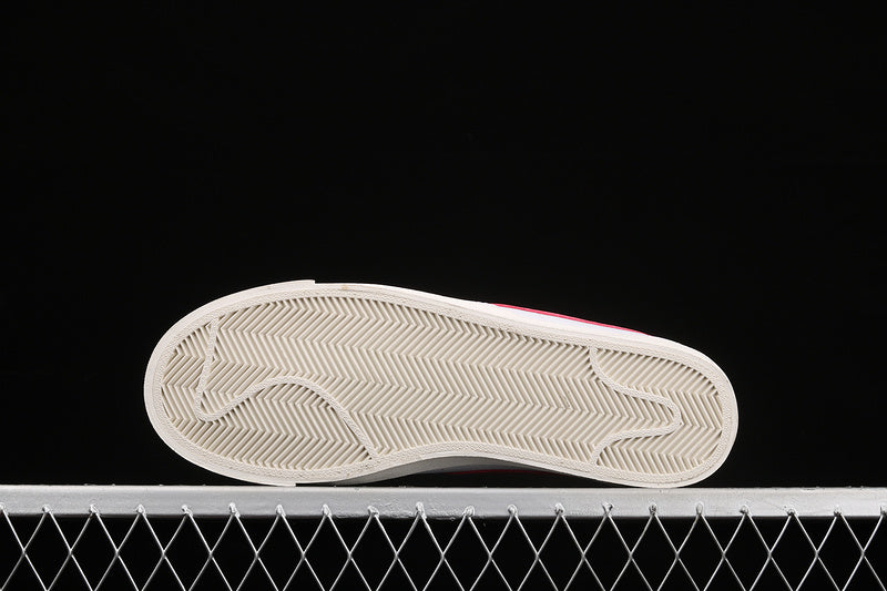 NikeUnisex Blazer Low - White/Maroon