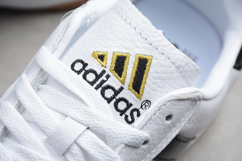 adidasMens Samba Millennium - White/Black Gum