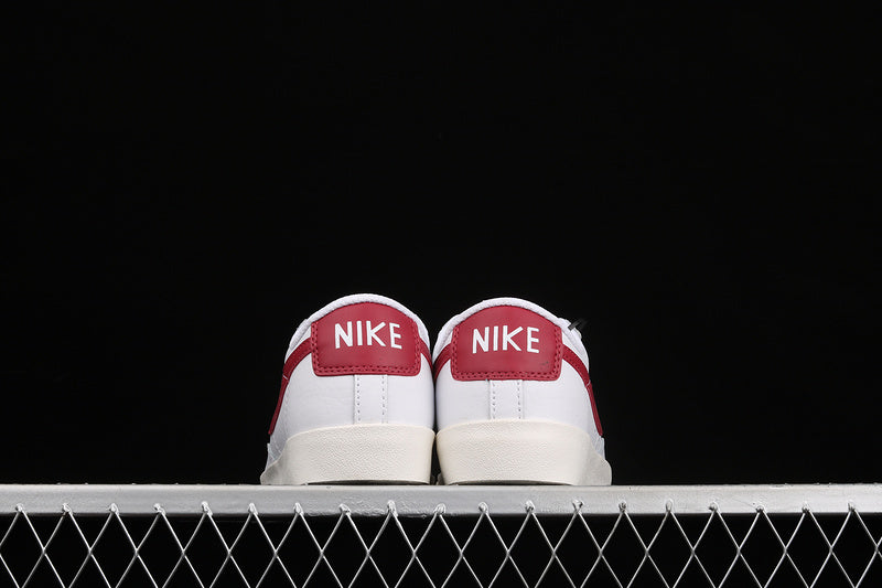NikeUnisex Blazer Low - White/Maroon