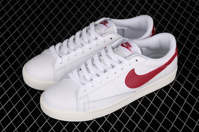NikeUnisex Blazer Low - White/Maroon