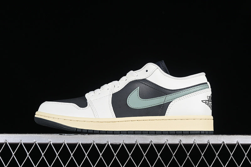 Air Jordan 1 Low - Jade Smoke