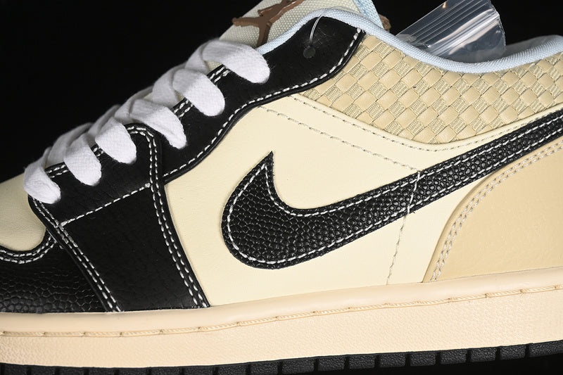 Air Jordan 1 AJ1 Low - Coconut Milk/Black Muslin