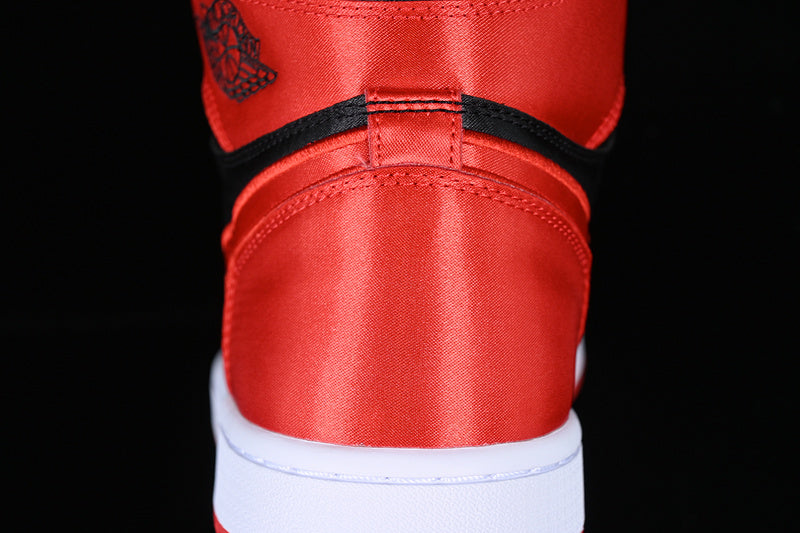 Air Jordan 1 AJ1 High - Satin Bred