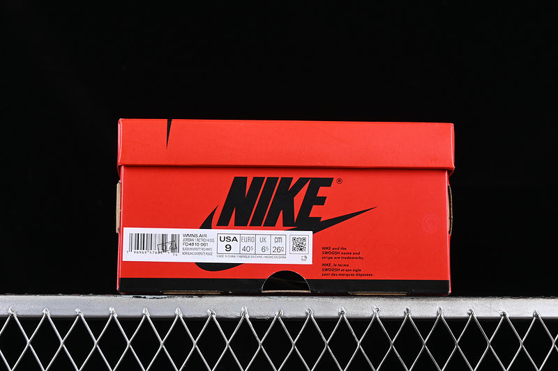 Air Jordan 1 AJ1 High - Satin Bred