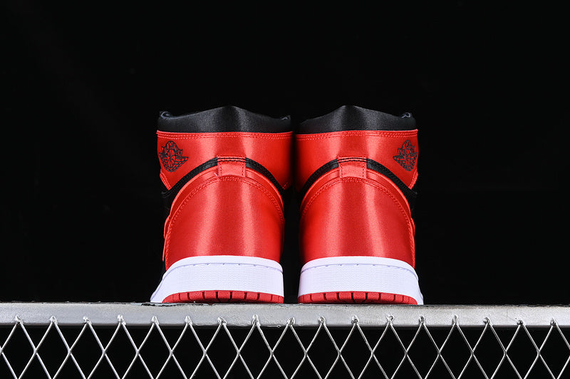 Air Jordan 1 AJ1 High - Satin Bred