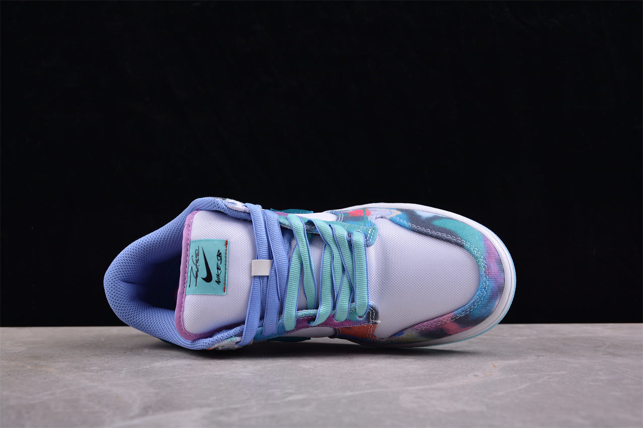 Futura Laboratories x NikeUnisex Dunk Low - Bleached Aqua