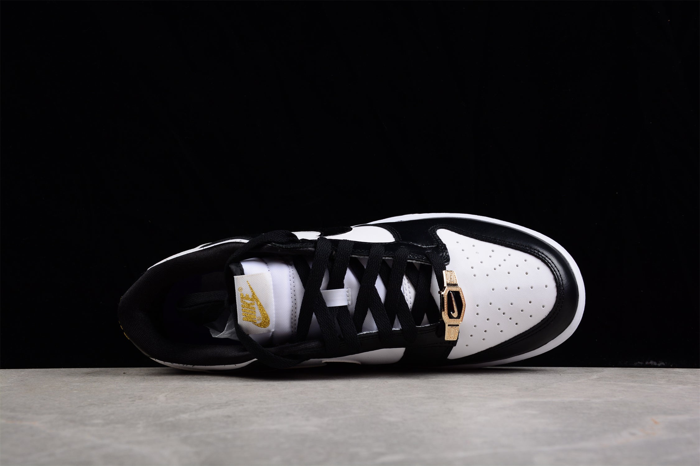 NikeMens Dunk Low - Would Champ