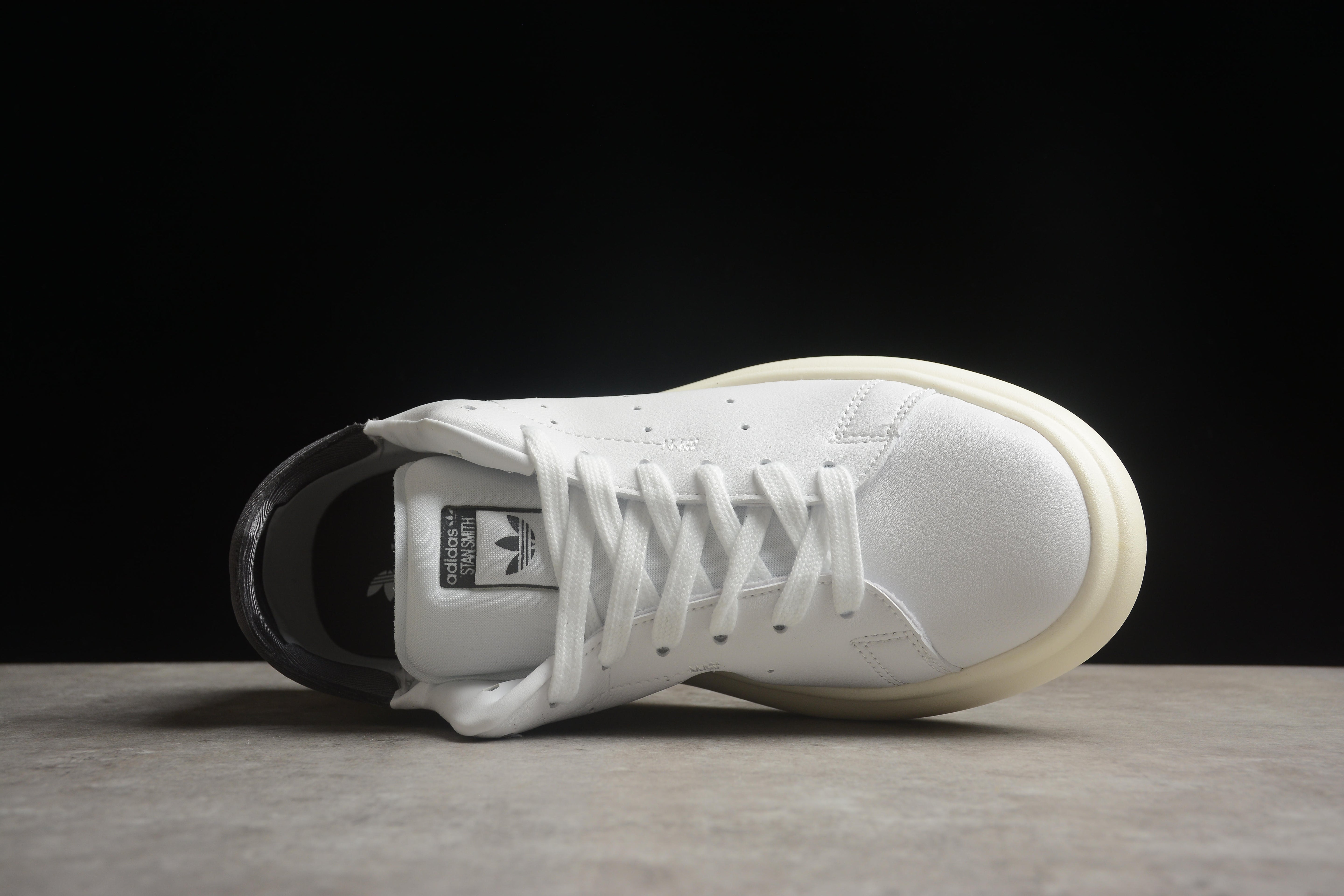 adidasUnisex Stan Smith Platform - White