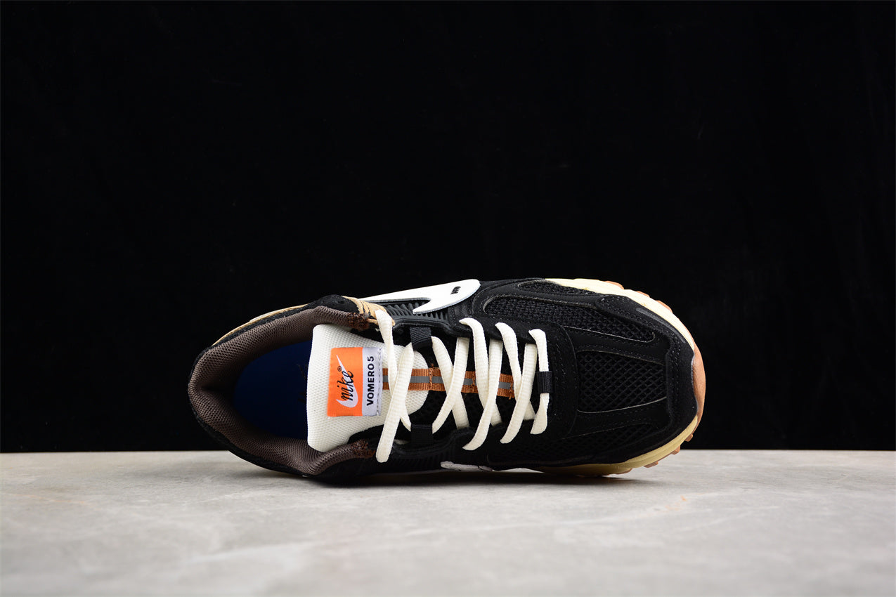 NikeUnisex Zoom Vomero 5 - Black/Brown