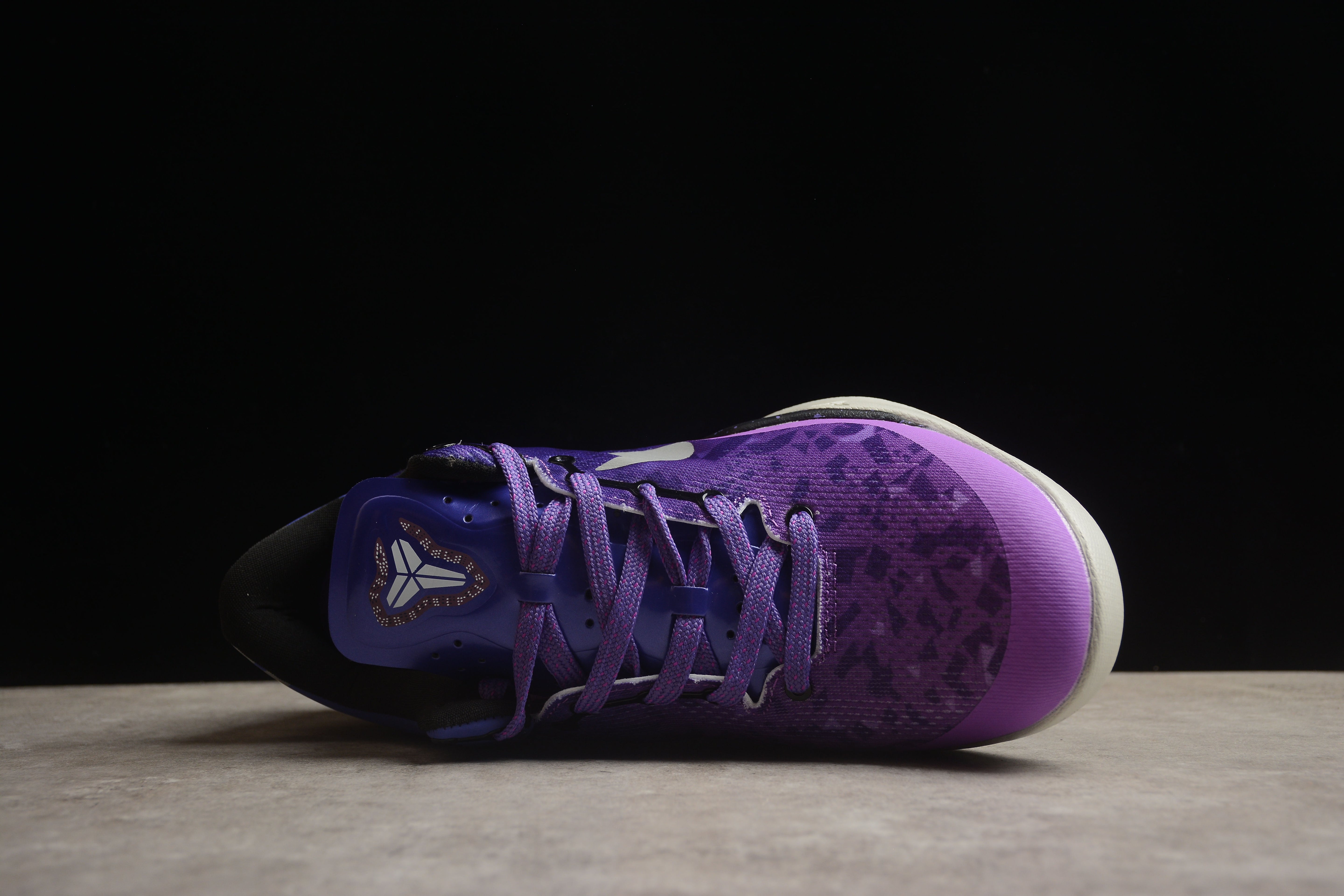 NikeUnisex Kobe 8 - System Playoff