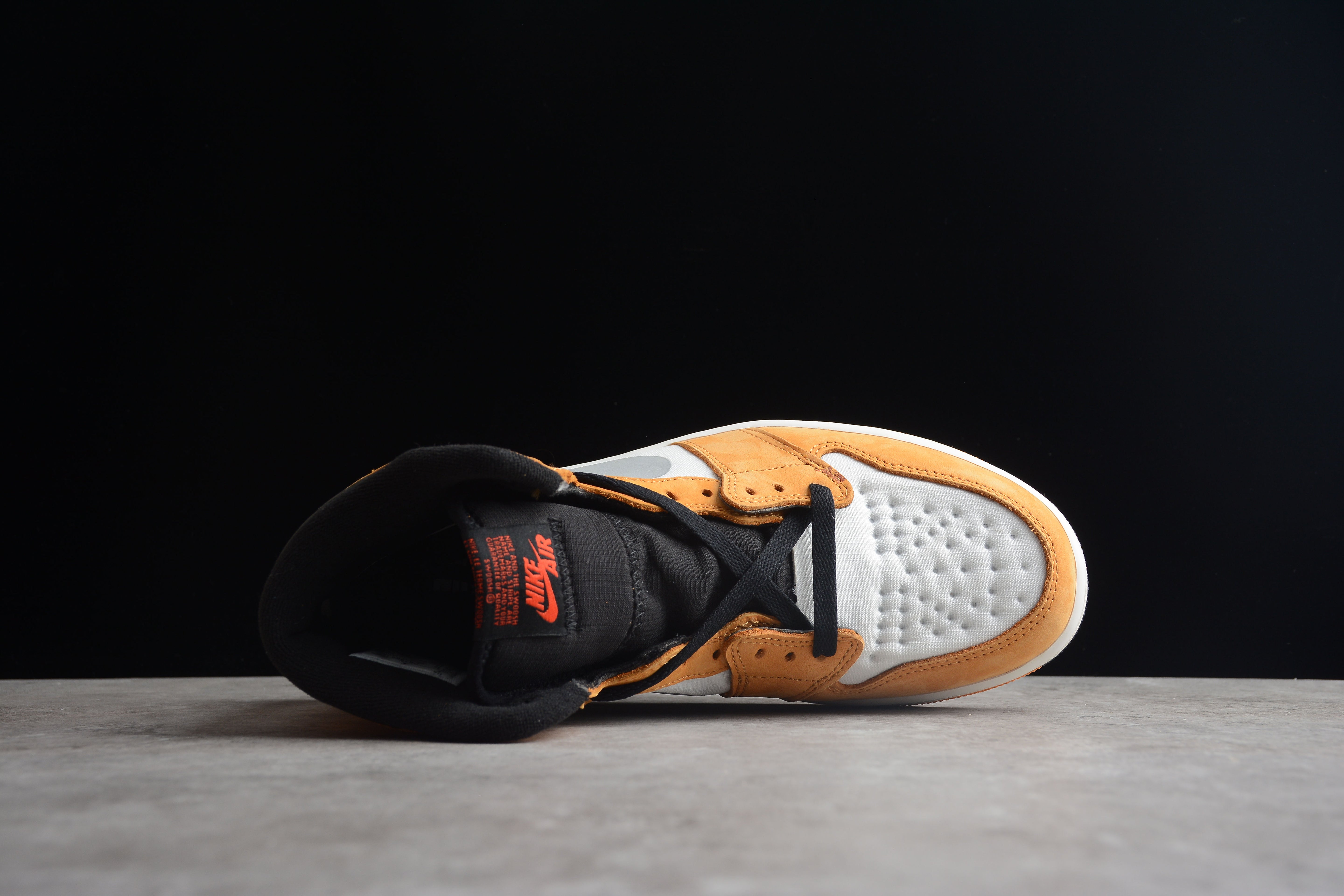 Air Jordan 1 AJ1 High Element Goretex - Light Curry