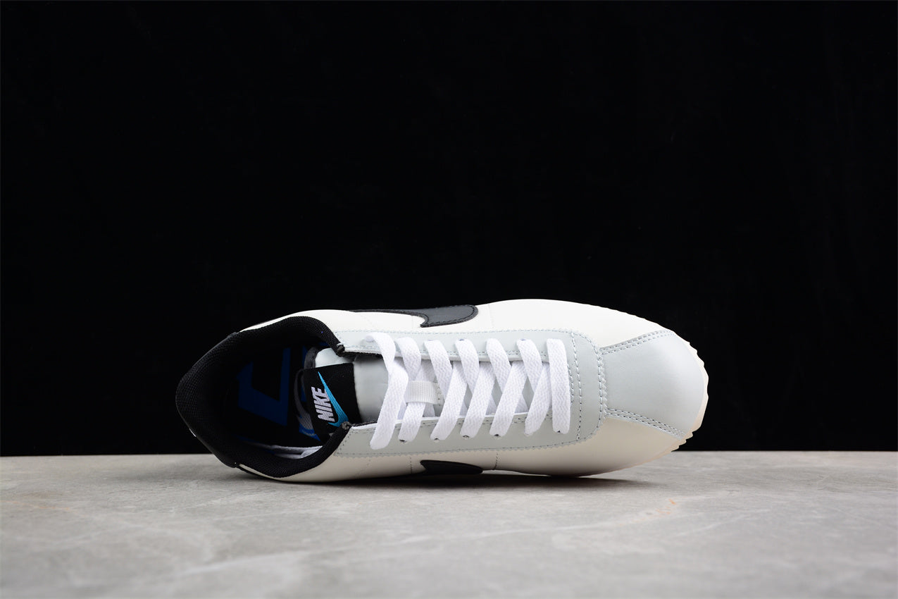 NikeUnisex Classic Cortez - White