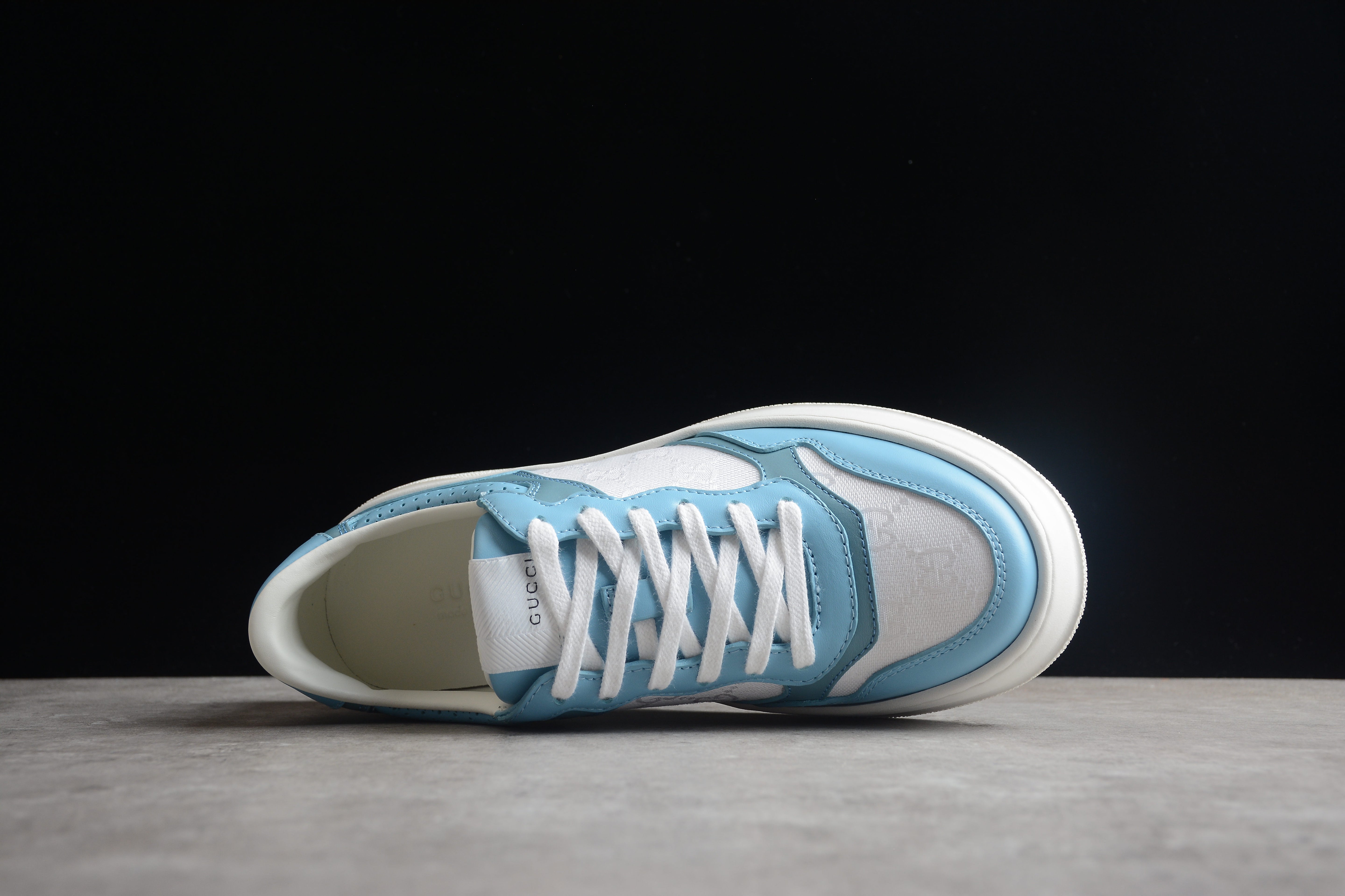 GucciUnisex Embossed Platform - Blue