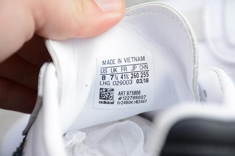 adidasWMNS Originals Samba - White/Black Gum