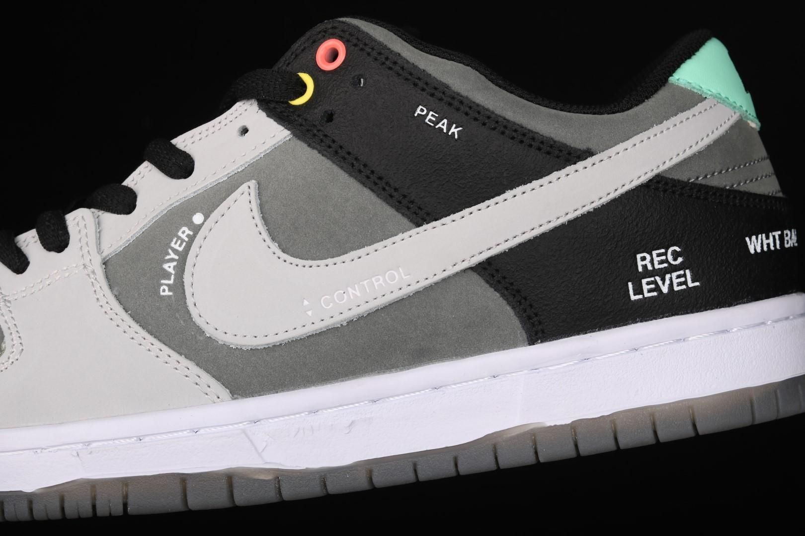 WMNS NikeSB Dunk Low 'Camcorder'