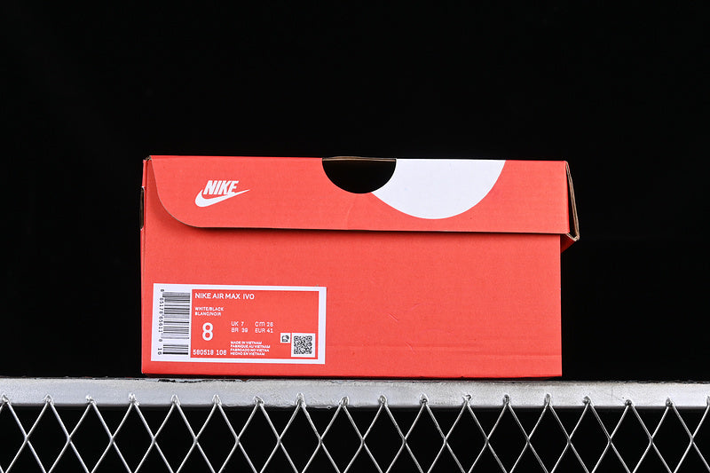 Unisex NikeAir Max 90 - White Black