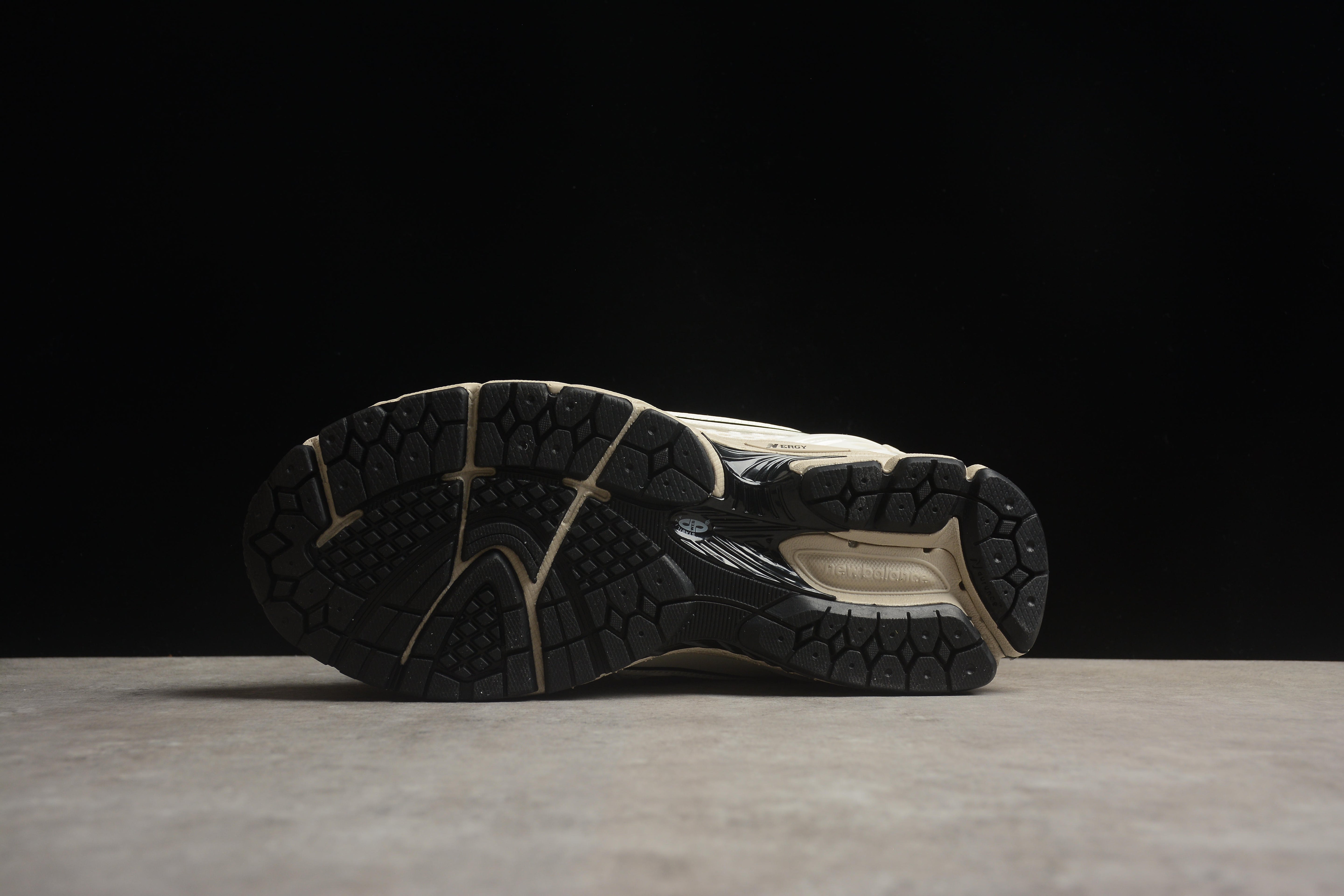 New Balance 1906R x Ganni - Egret