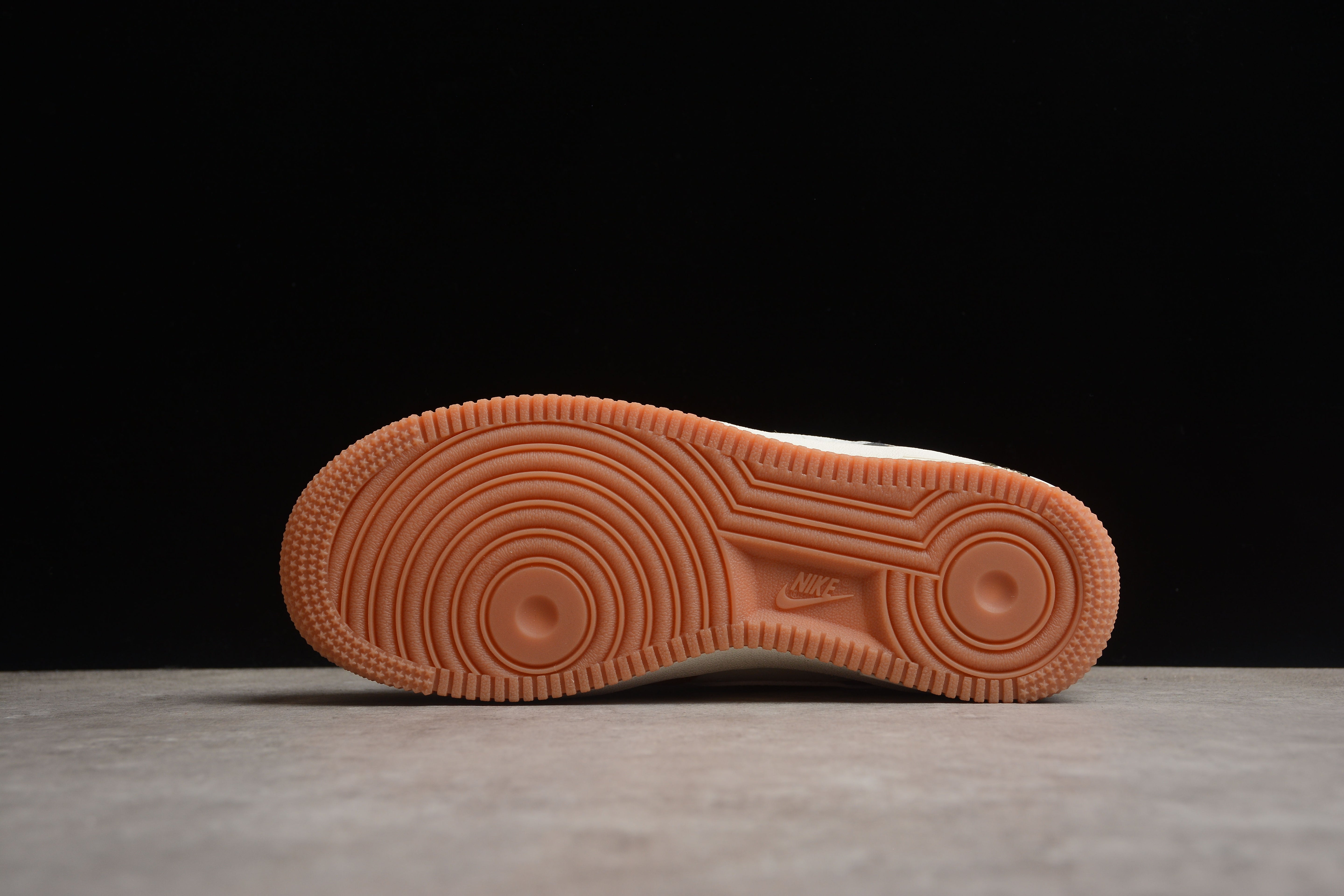 NikeUnisex Air Force 1 AF1 - Olive Beige