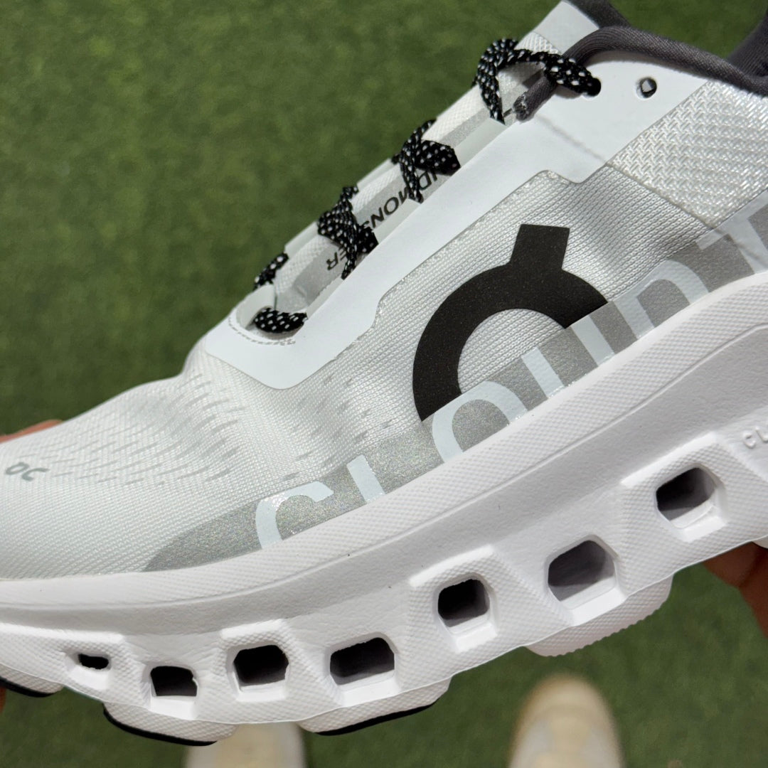 OnRunning Cloudmonster - Undyed White