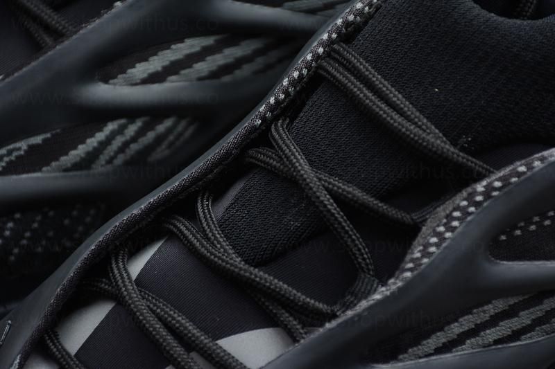 WMNS adidasOriginals YEEZY 700 V3 - Alvah