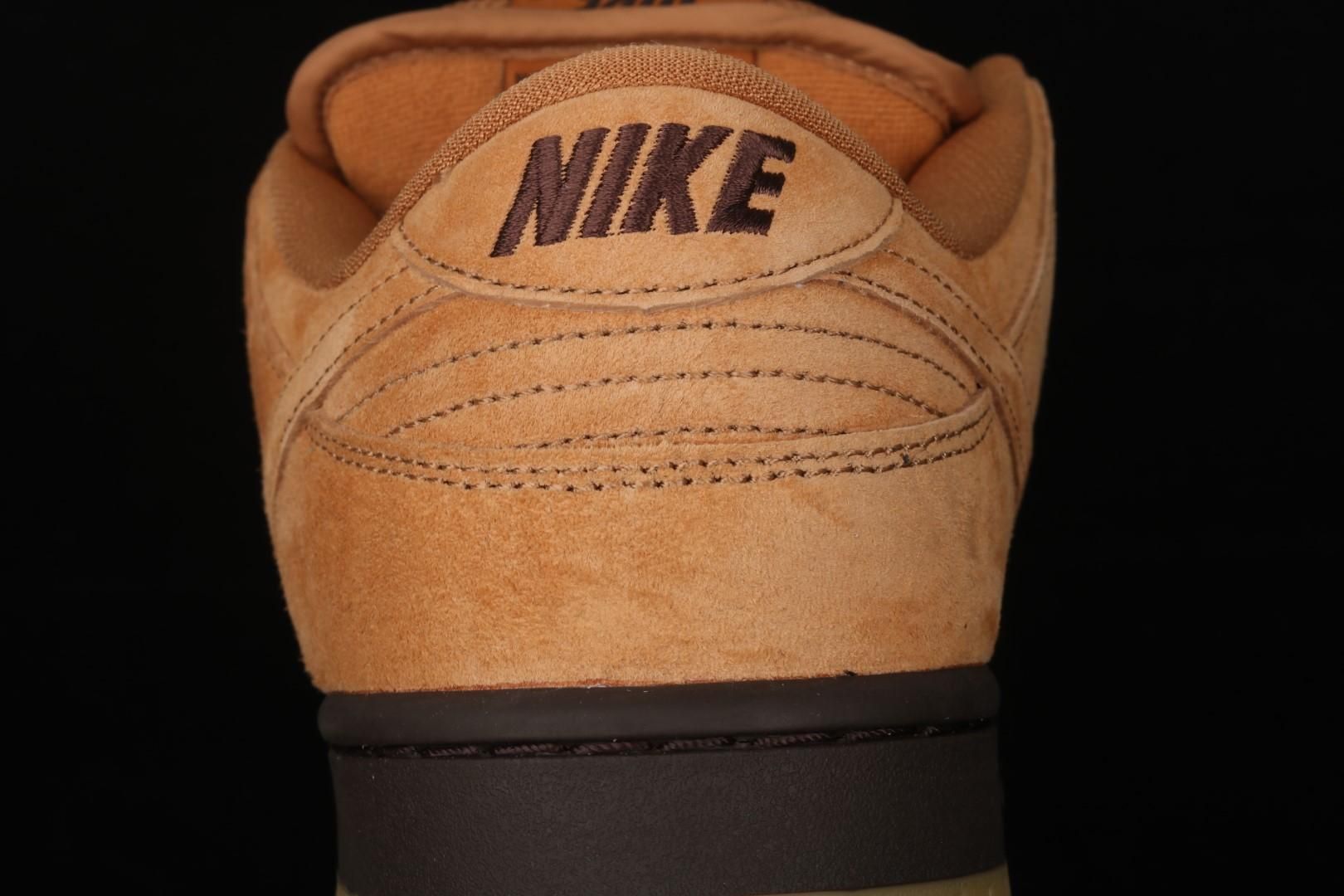 NikeUnisex SB Dunk Low - Wheat