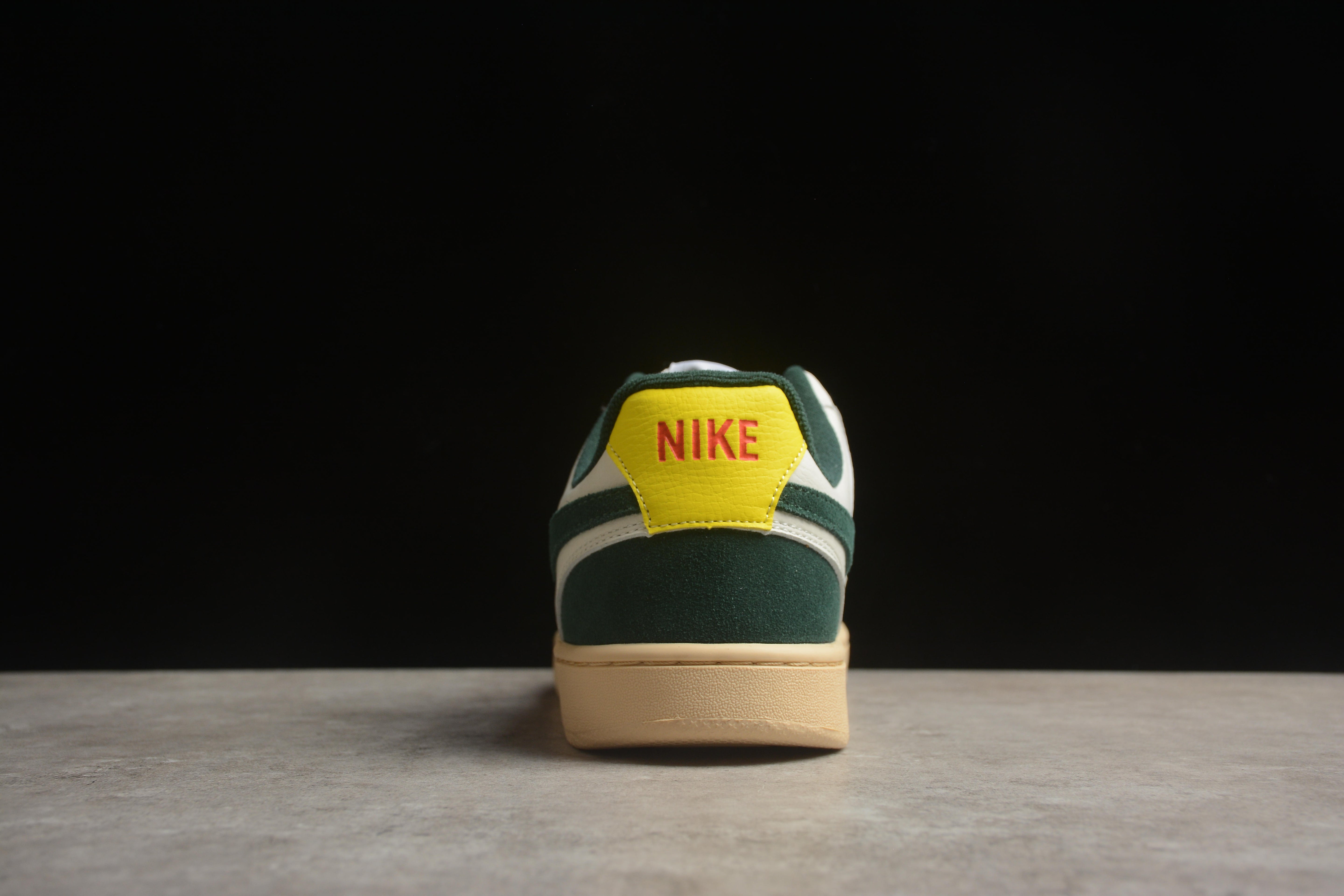 NikeUnisex Court Vision Low - White/Green