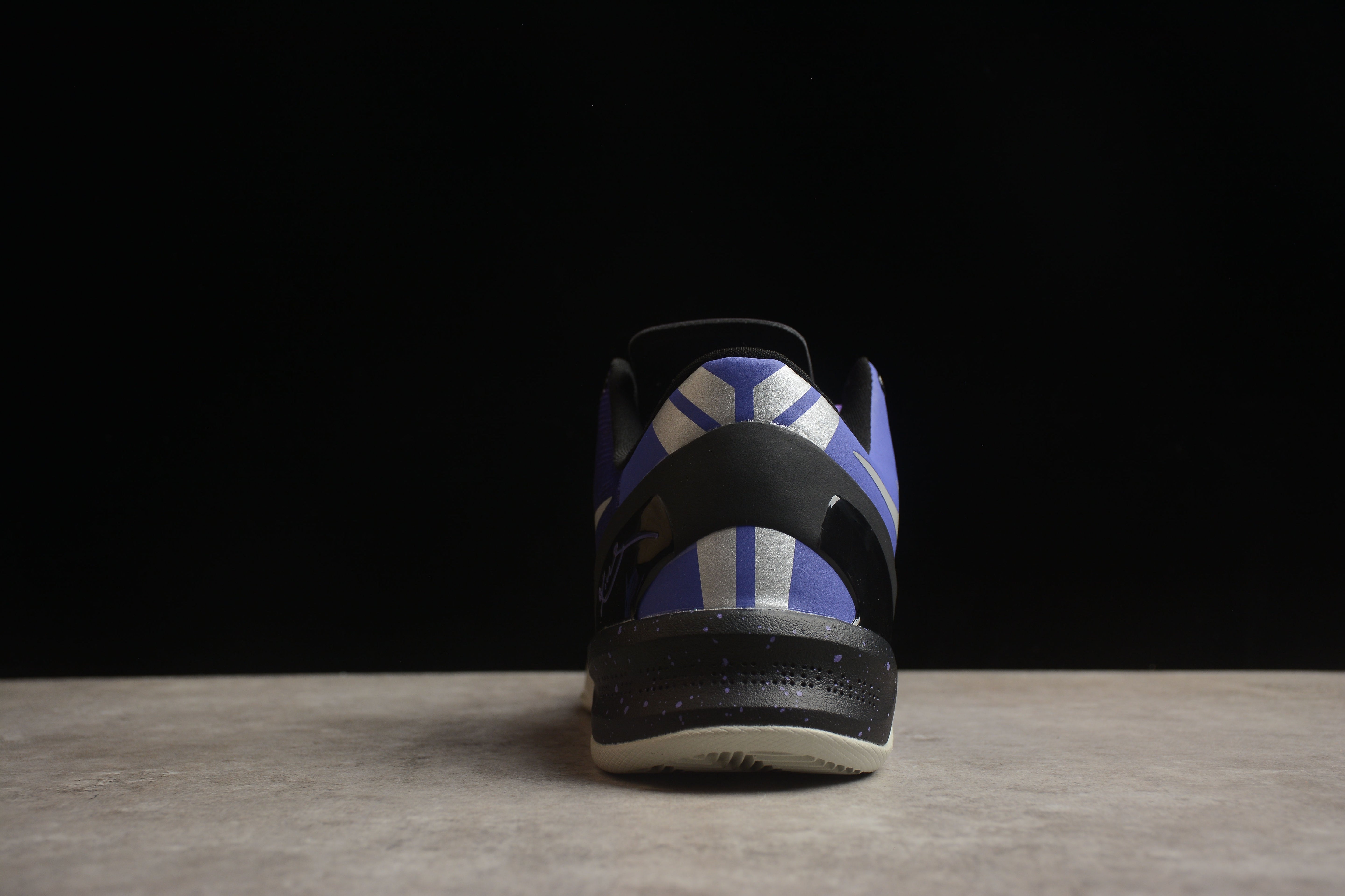 NikeMens Kobe 8 - System Playoff