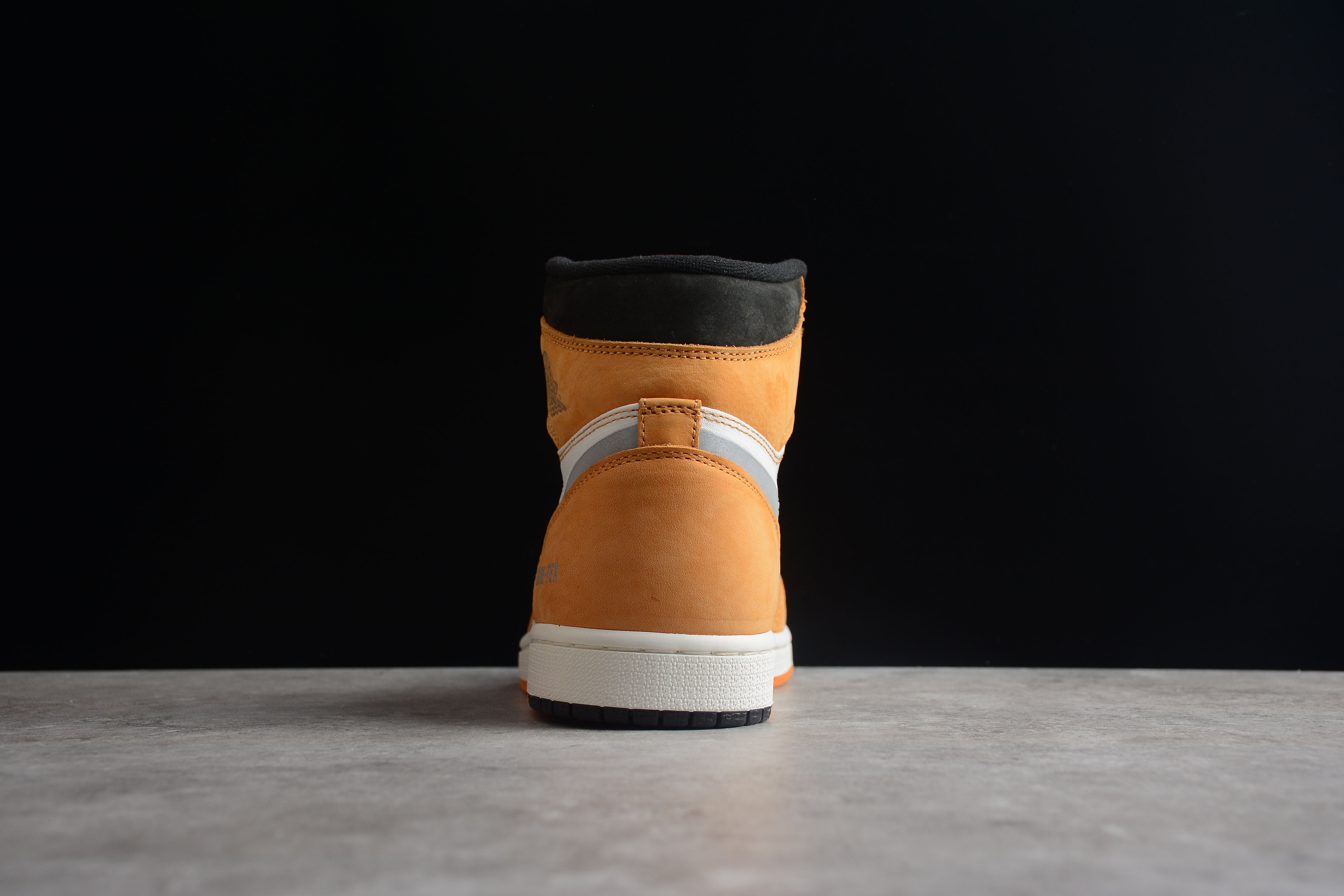 Air Jordan 1 AJ1 High Element Goretex - Light Curry
