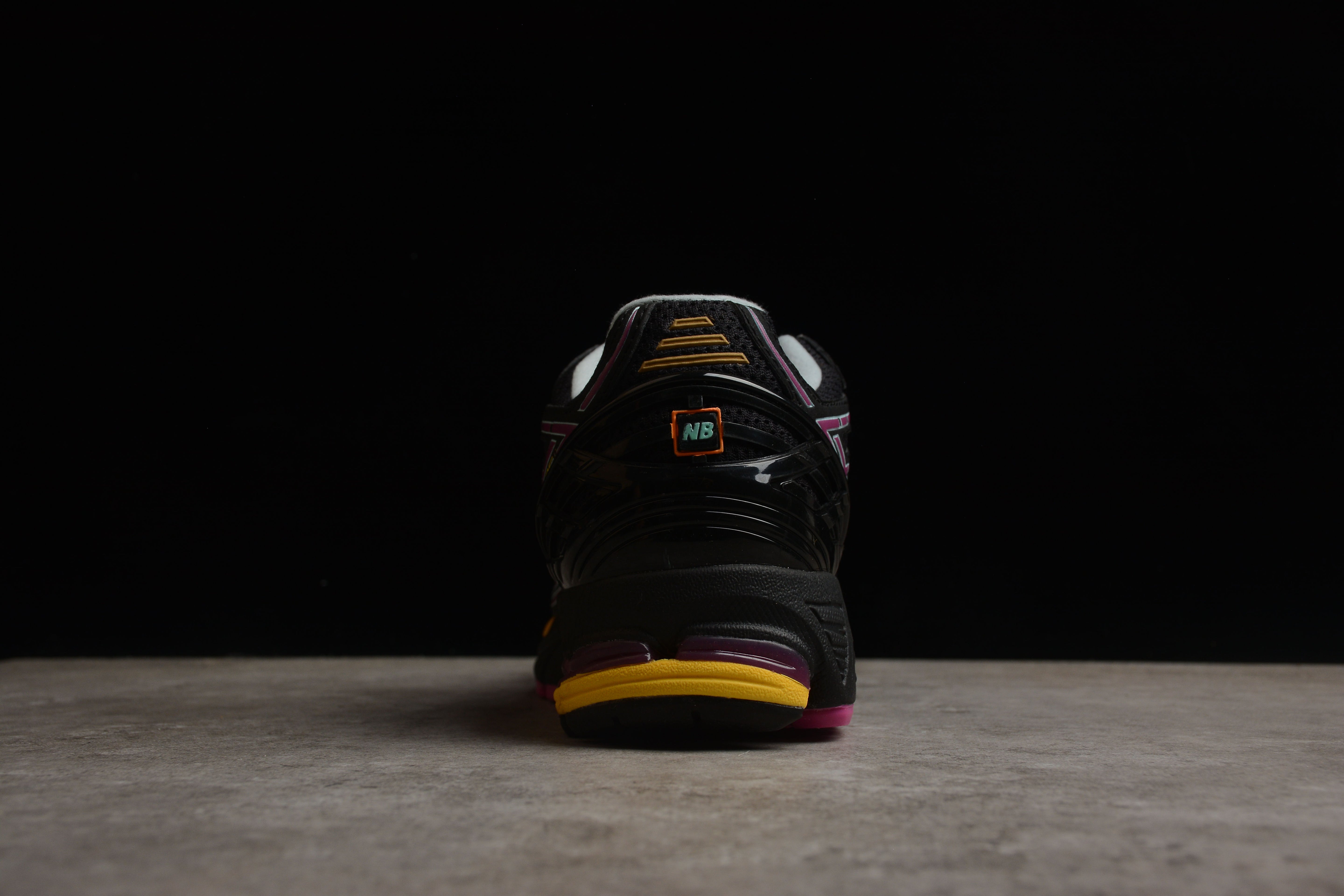 New Balance 1906R - Neon Nights