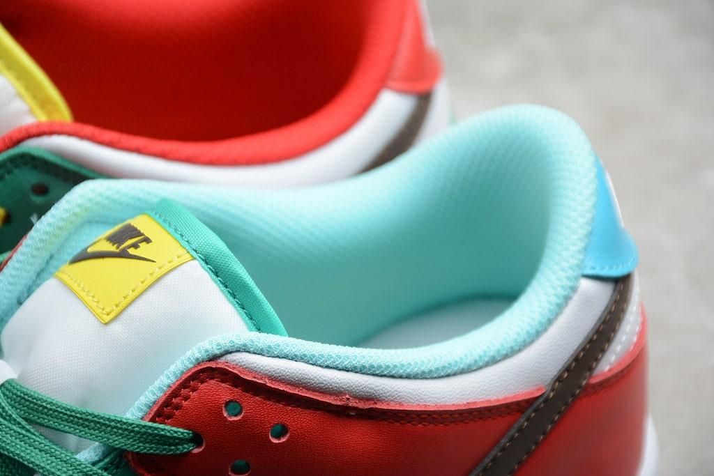 WMNS NikeSB Dunk Low - Free.99 White