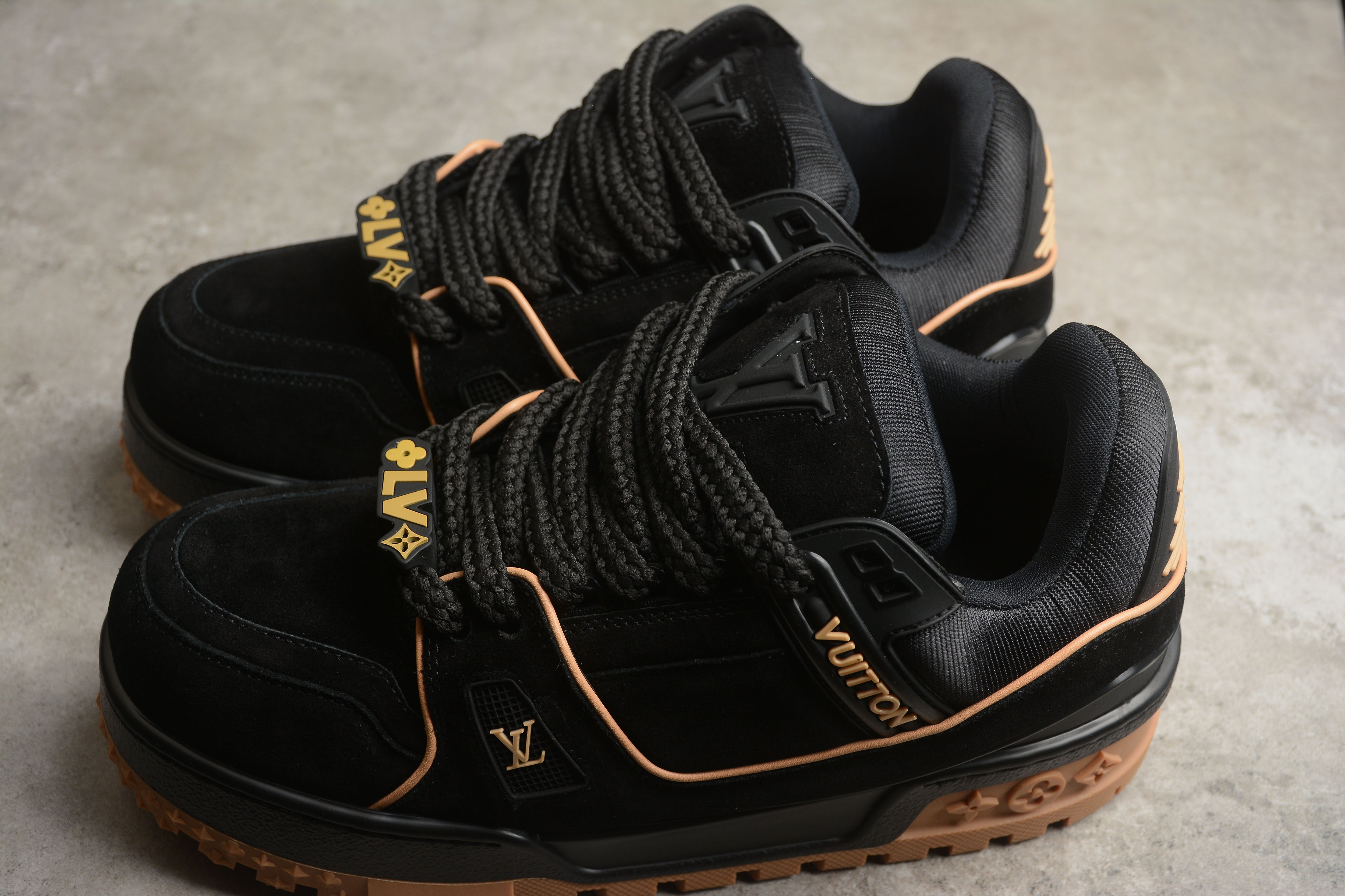 LouisVuitton Trainer Maxi - Black