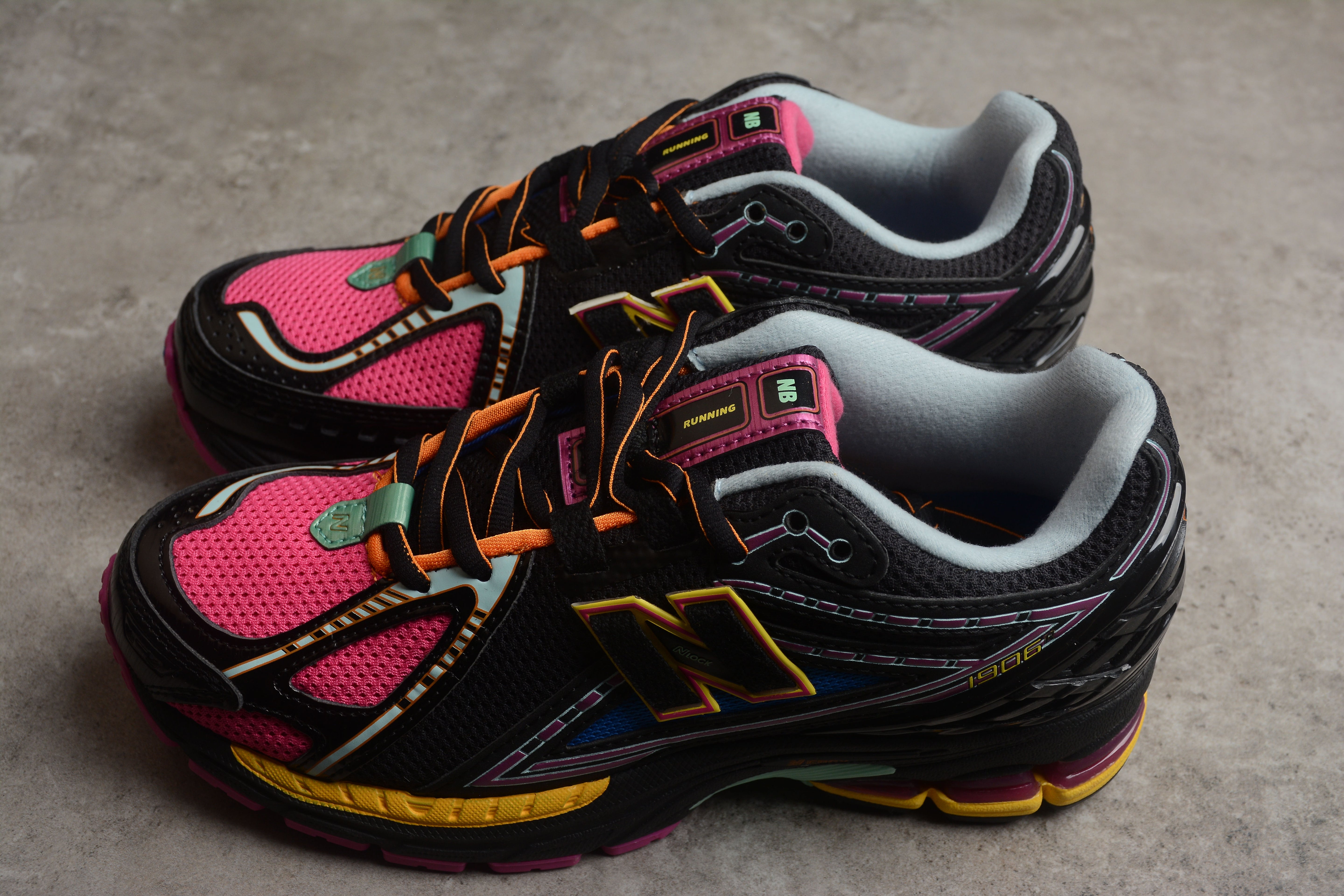 New Balance 1906R - Neon Nights