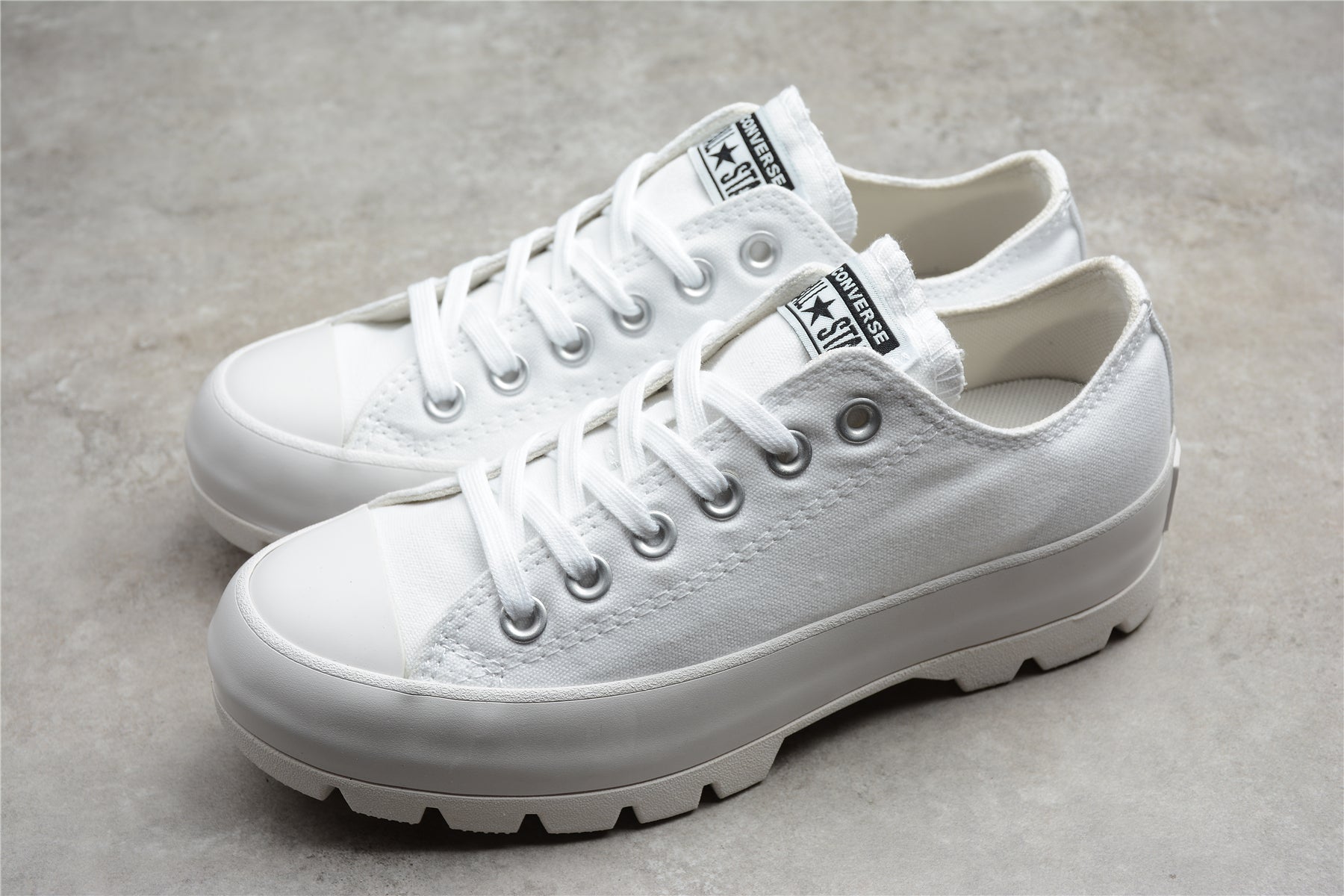 WMNS Converse Chuck Taylor All Star Lugged OX - White