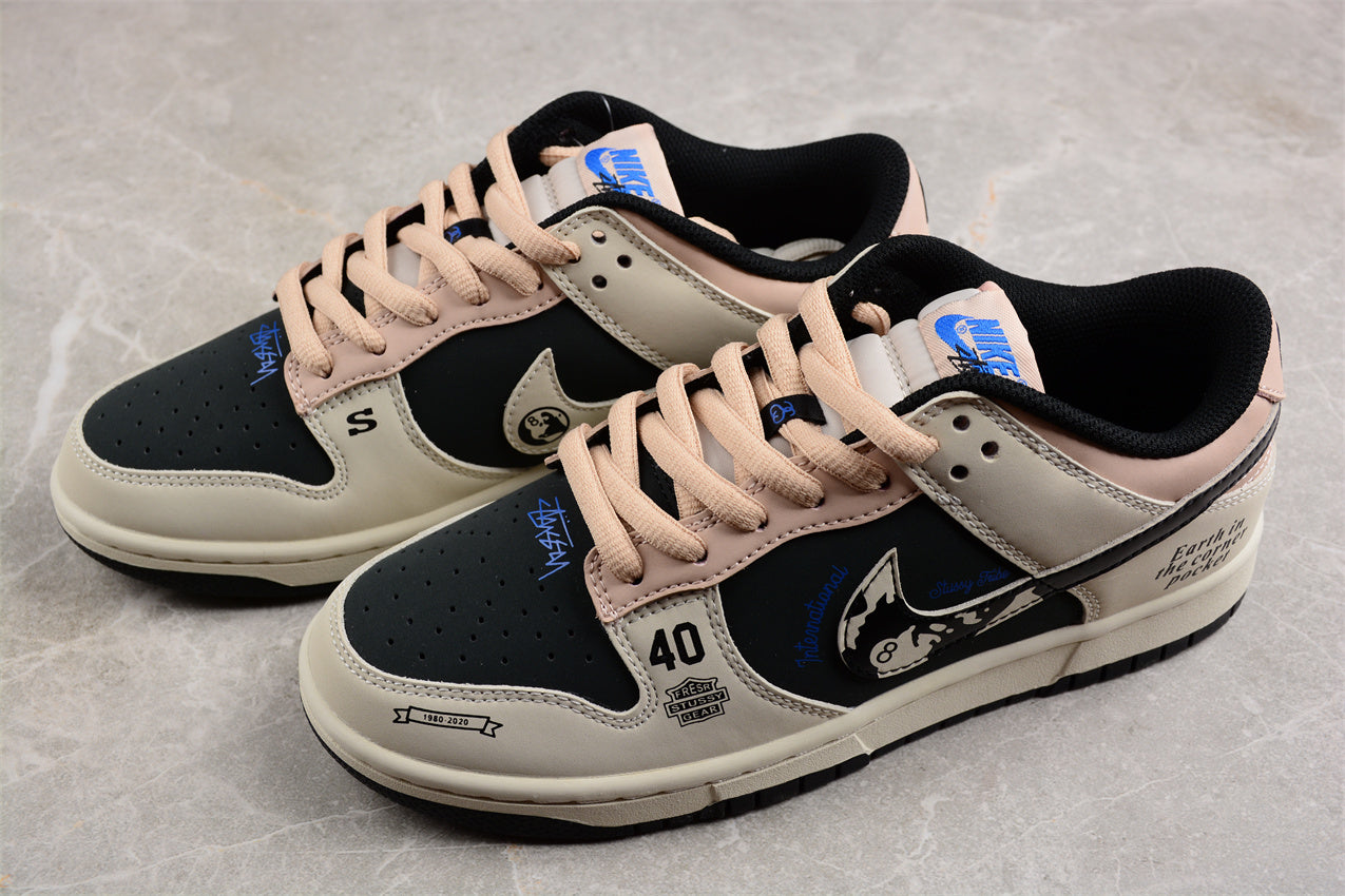 Stussy x NikeUnisex Dunk Low - Black