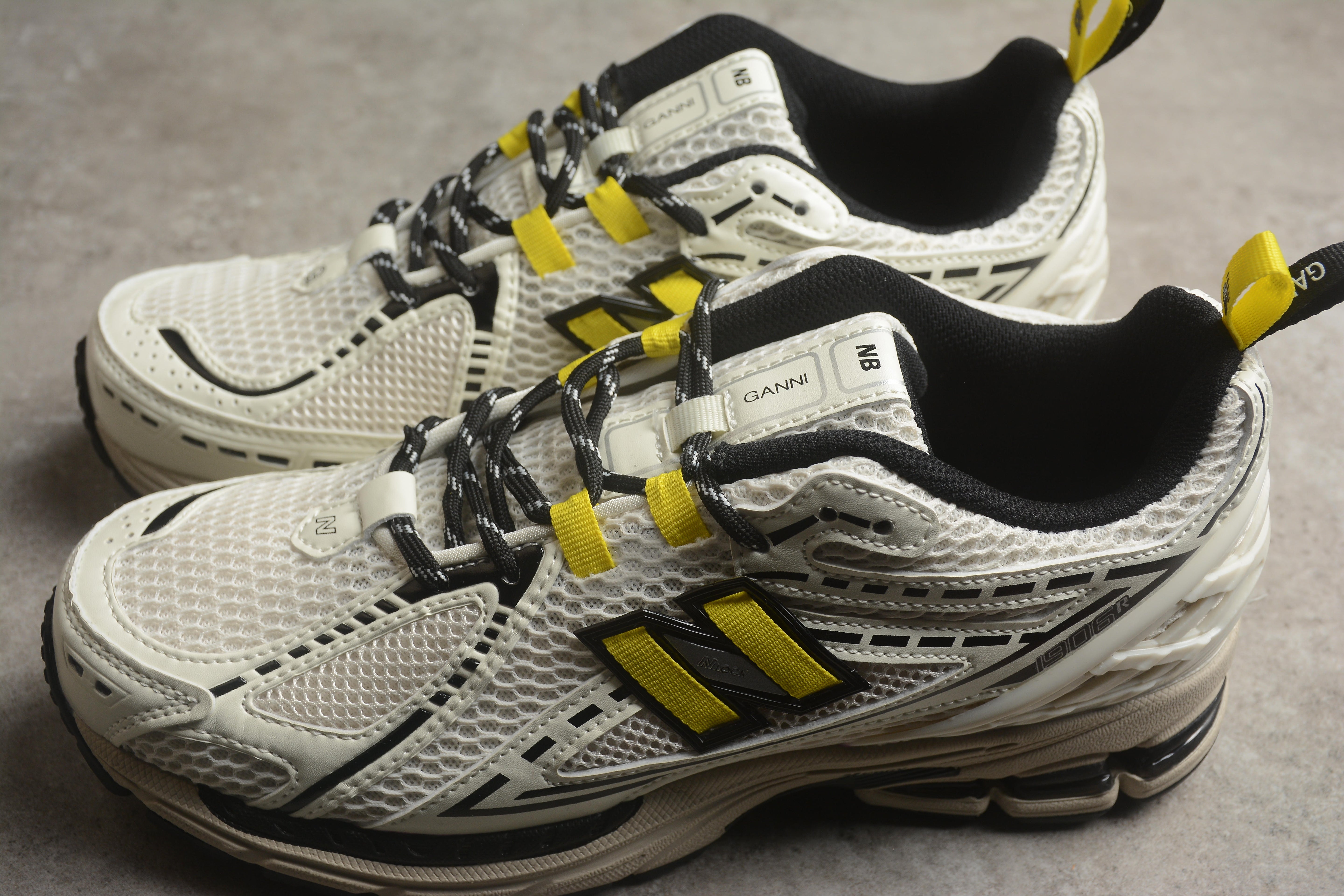 New Balance 1906R x Ganni - Egret